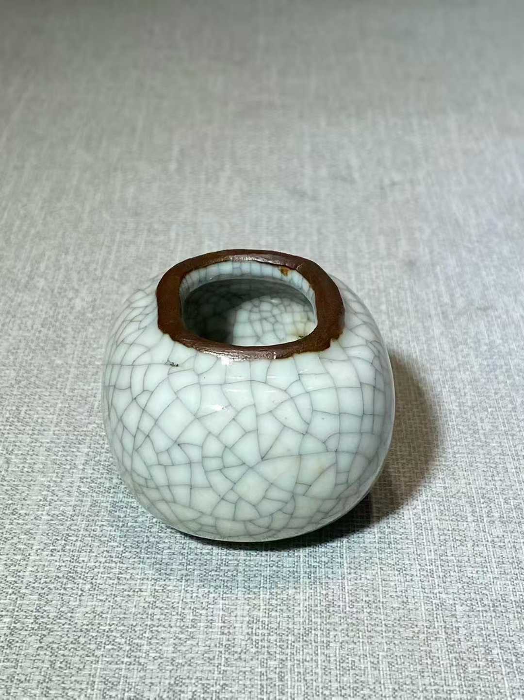 哥釉椭圆形水盂