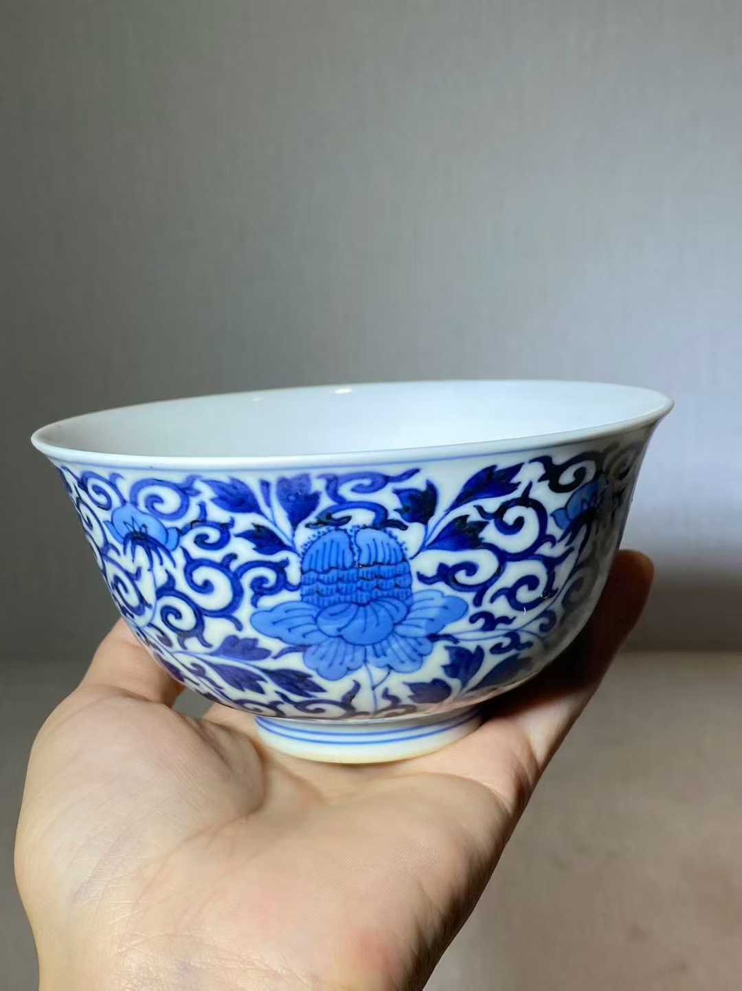 青花缠枝莲纹碗  款：大清光绪年制