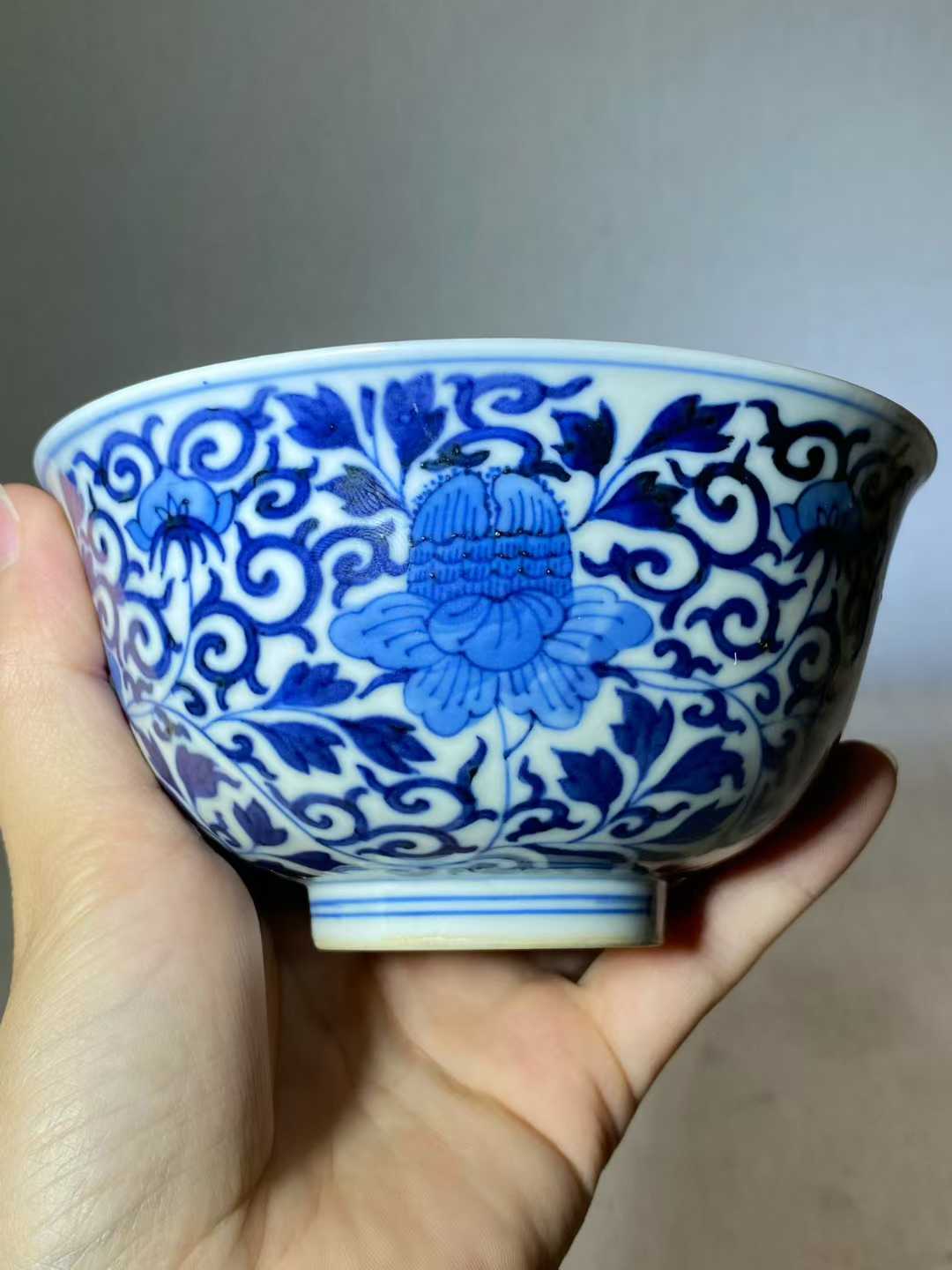 青花缠枝莲纹碗  款：大清光绪年制