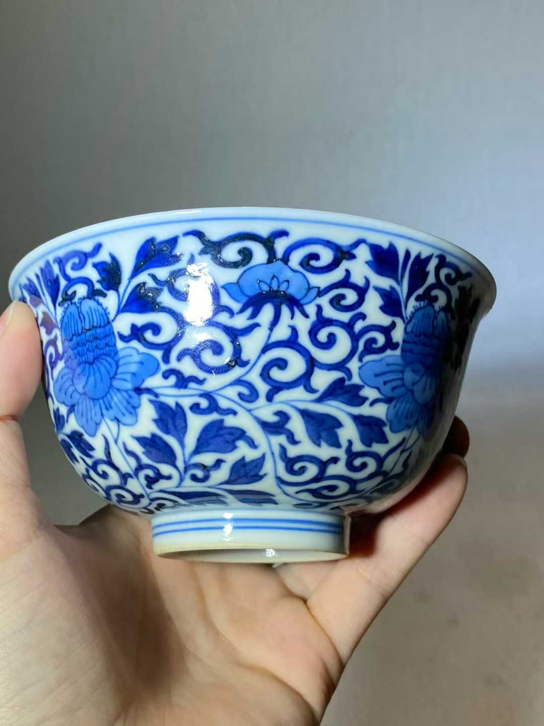 青花缠枝莲纹碗  款：大清光绪年制