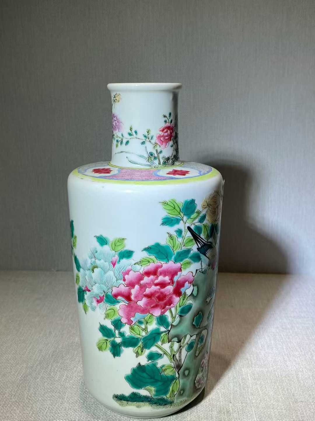 粉彩洞石花鸟纹棒槌瓶