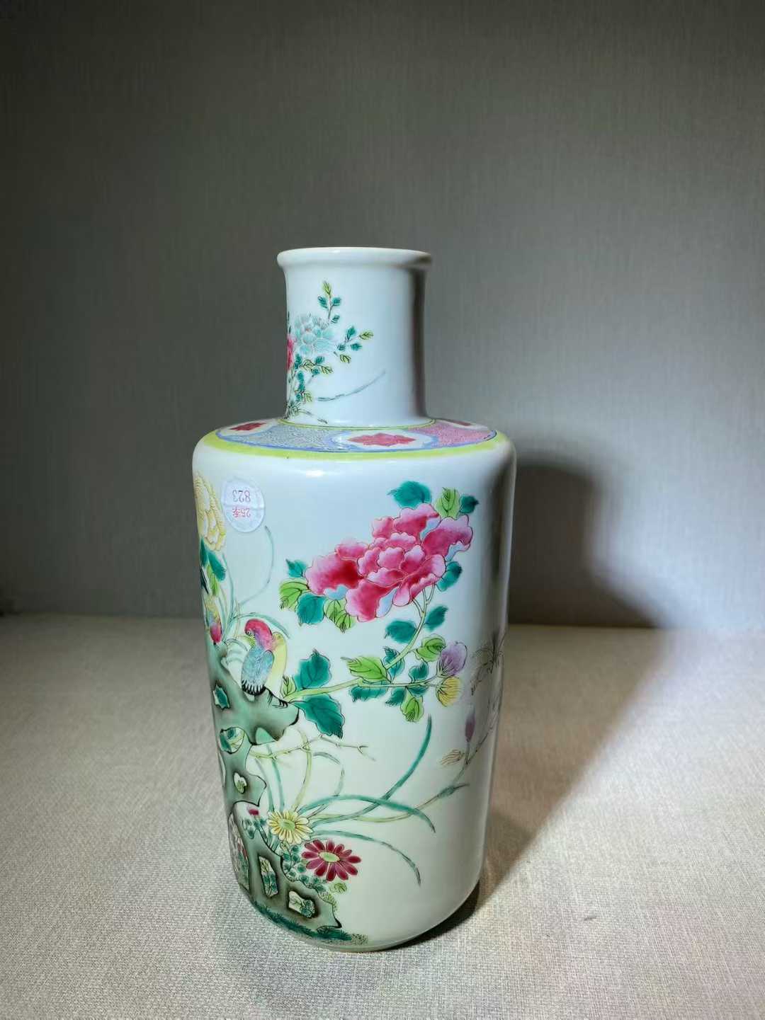 粉彩洞石花鸟纹棒槌瓶