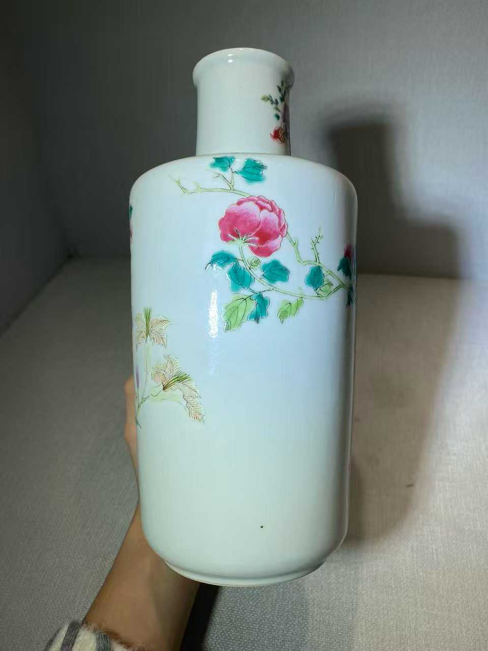 粉彩洞石花鸟纹棒槌瓶