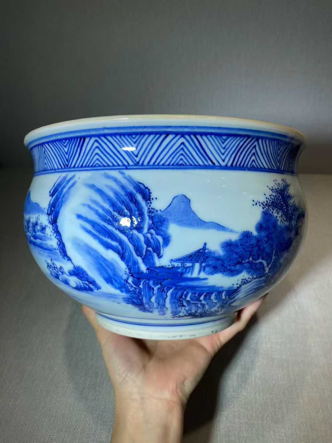 青花山水人物故事香炉