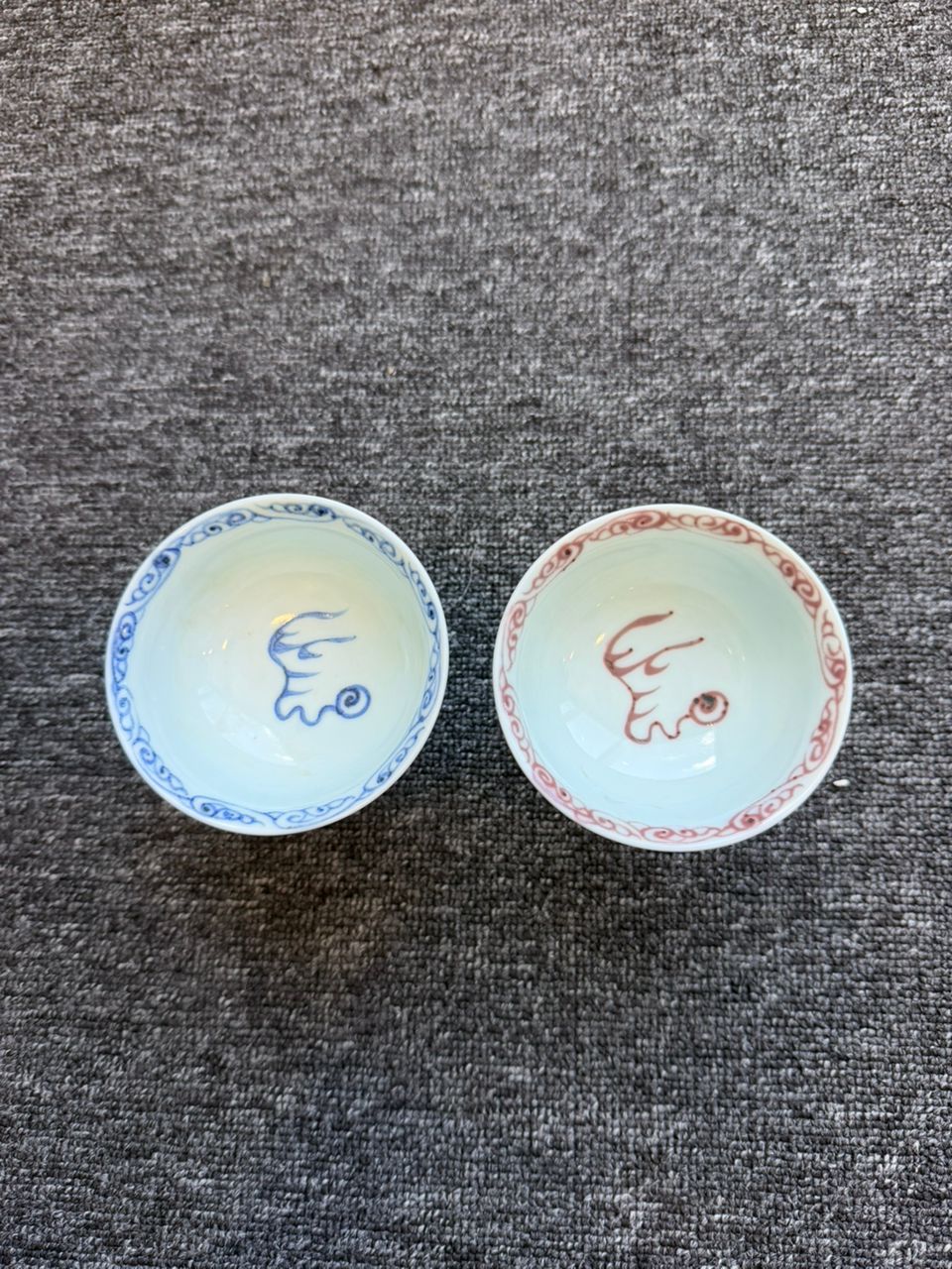 青花釉里红龙纹高足杯一对