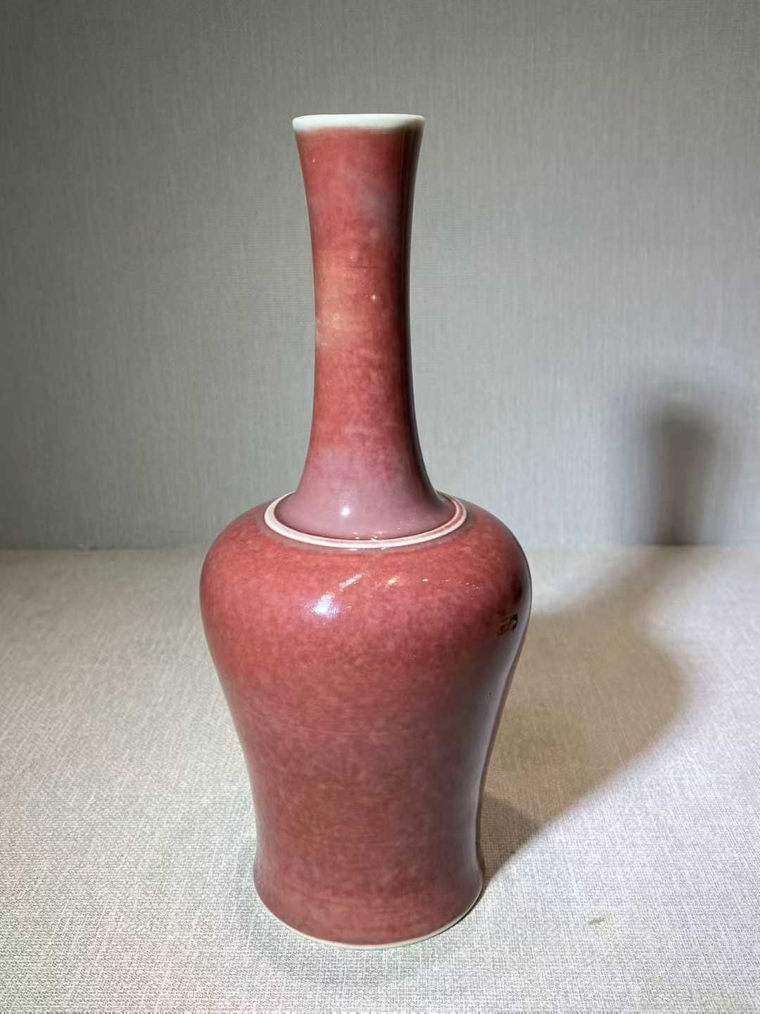 豇豆红釉摇铃尊