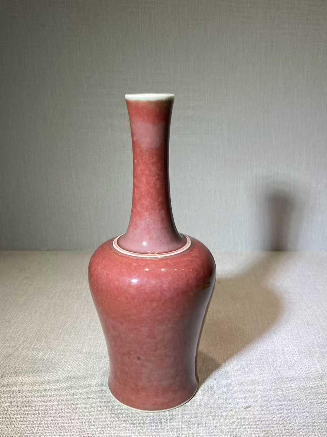 豇豆红釉摇铃尊