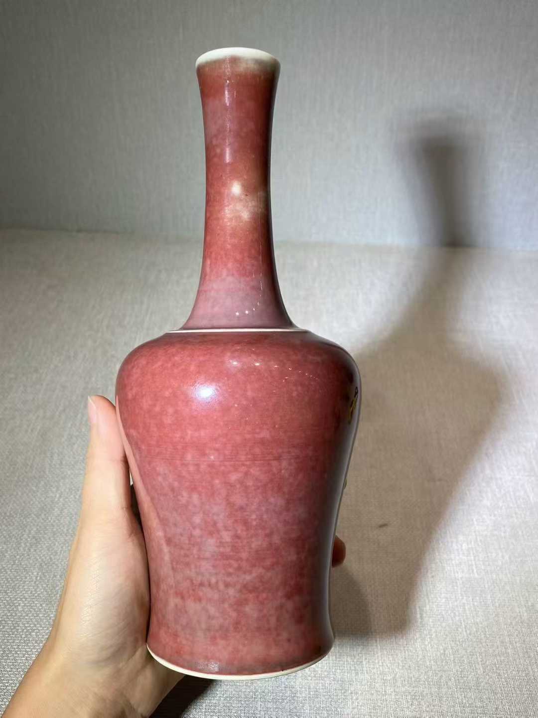 豇豆红釉摇铃尊