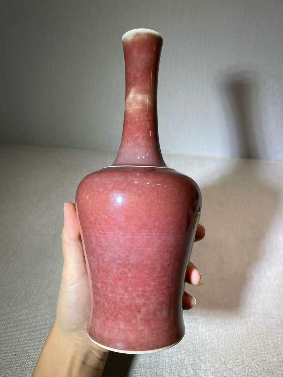 豇豆红釉摇铃尊