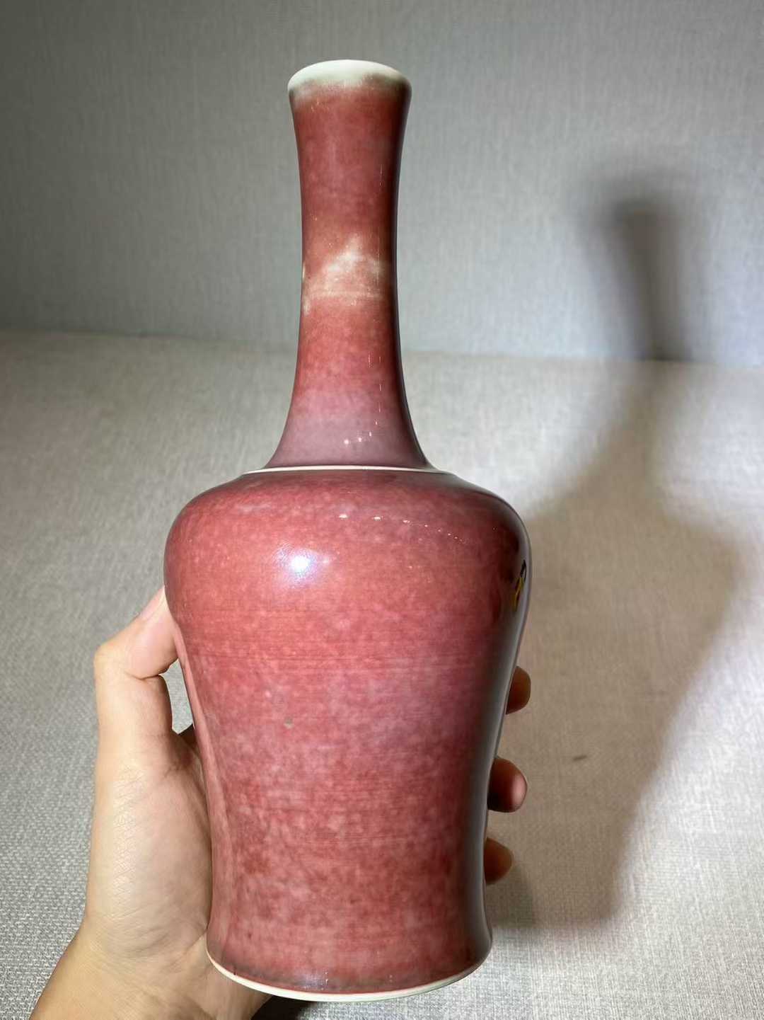 豇豆红釉摇铃尊