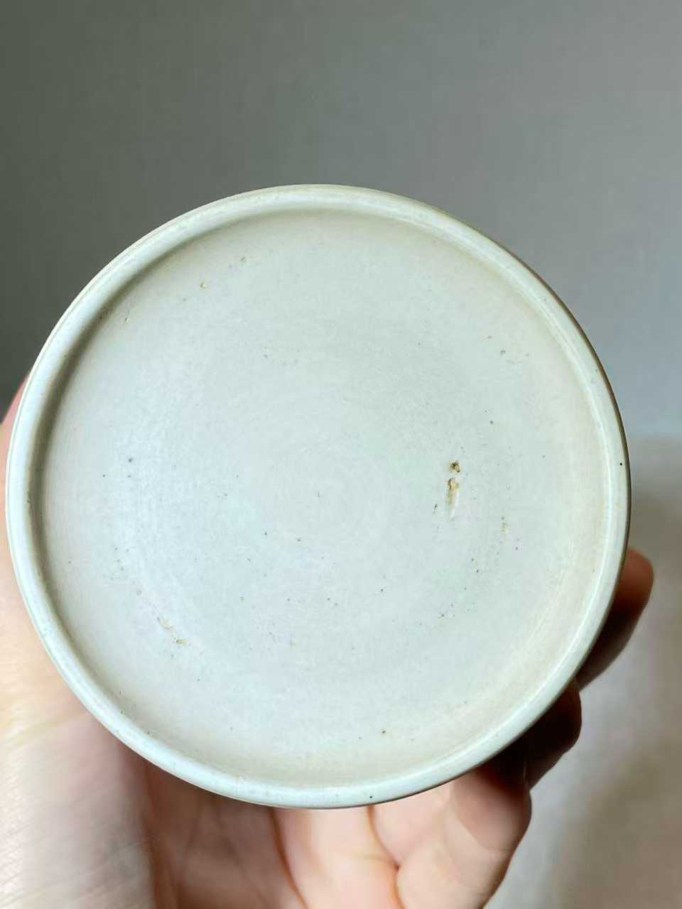 豇豆红釉摇铃尊