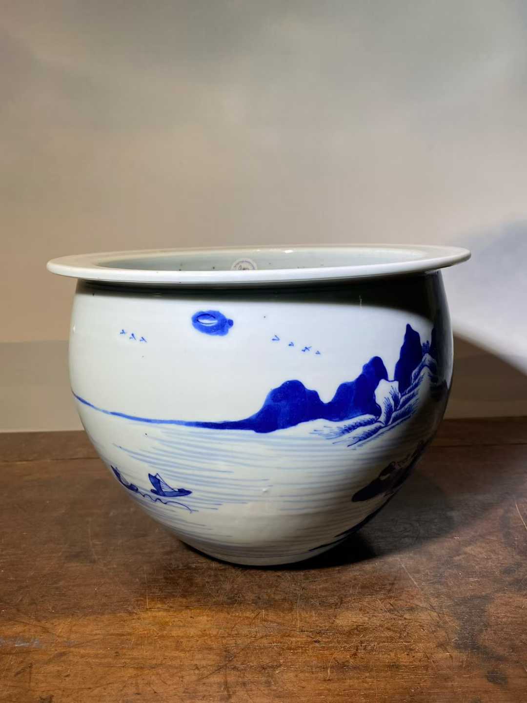 青花山水人物纹案头缸