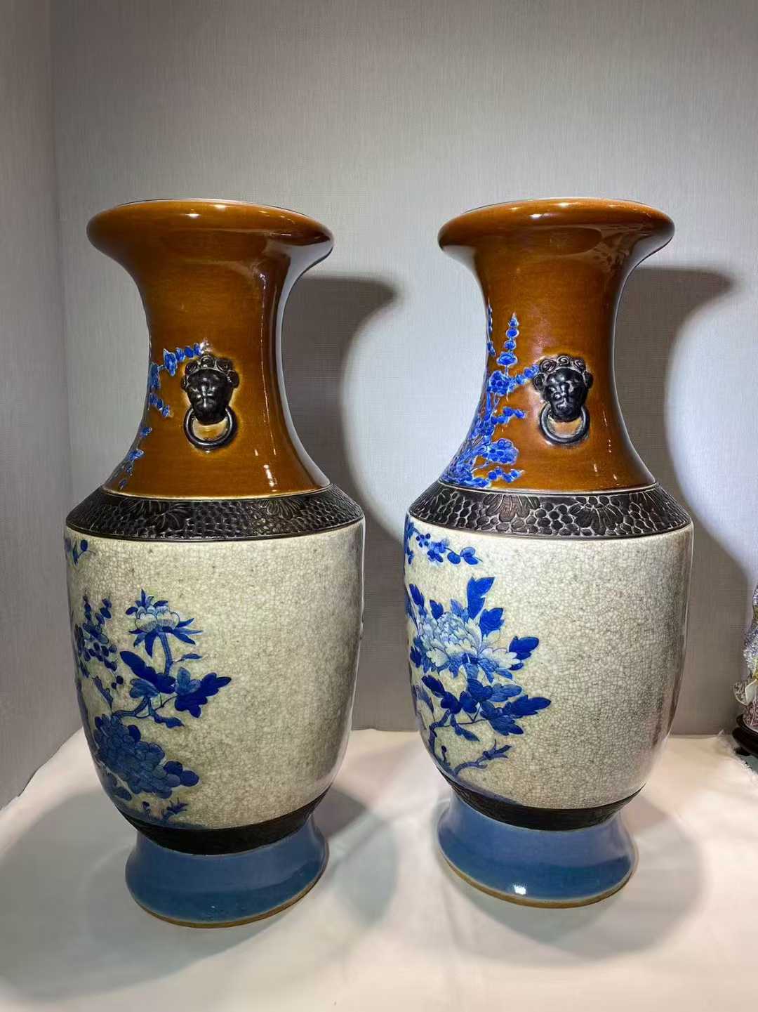 三色哥釉青花花鸟纹铺首大瓶一对