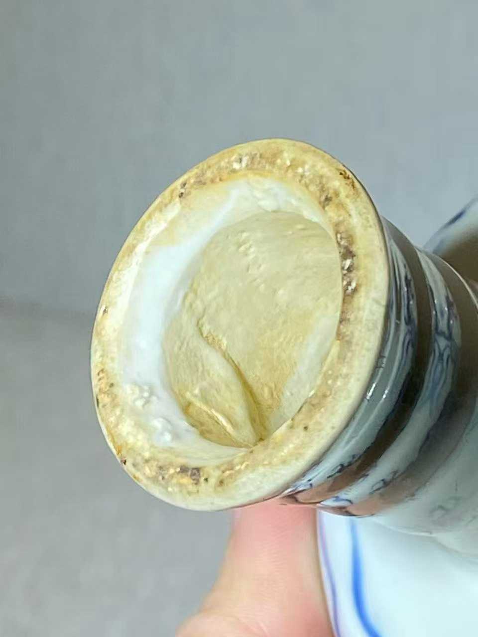 青花模印赶珠鱼龙纹高足杯