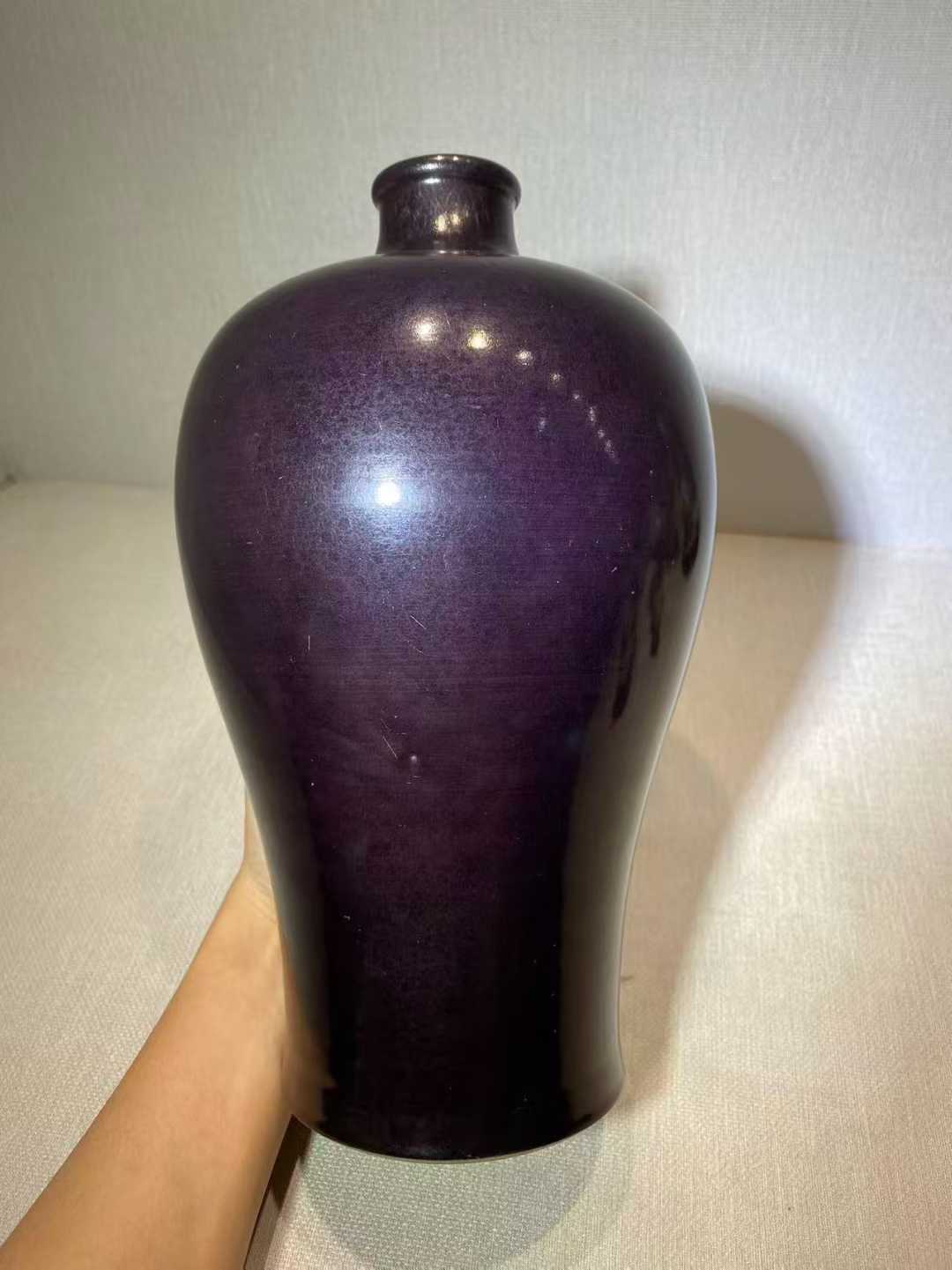 茄皮紫釉梅瓶
