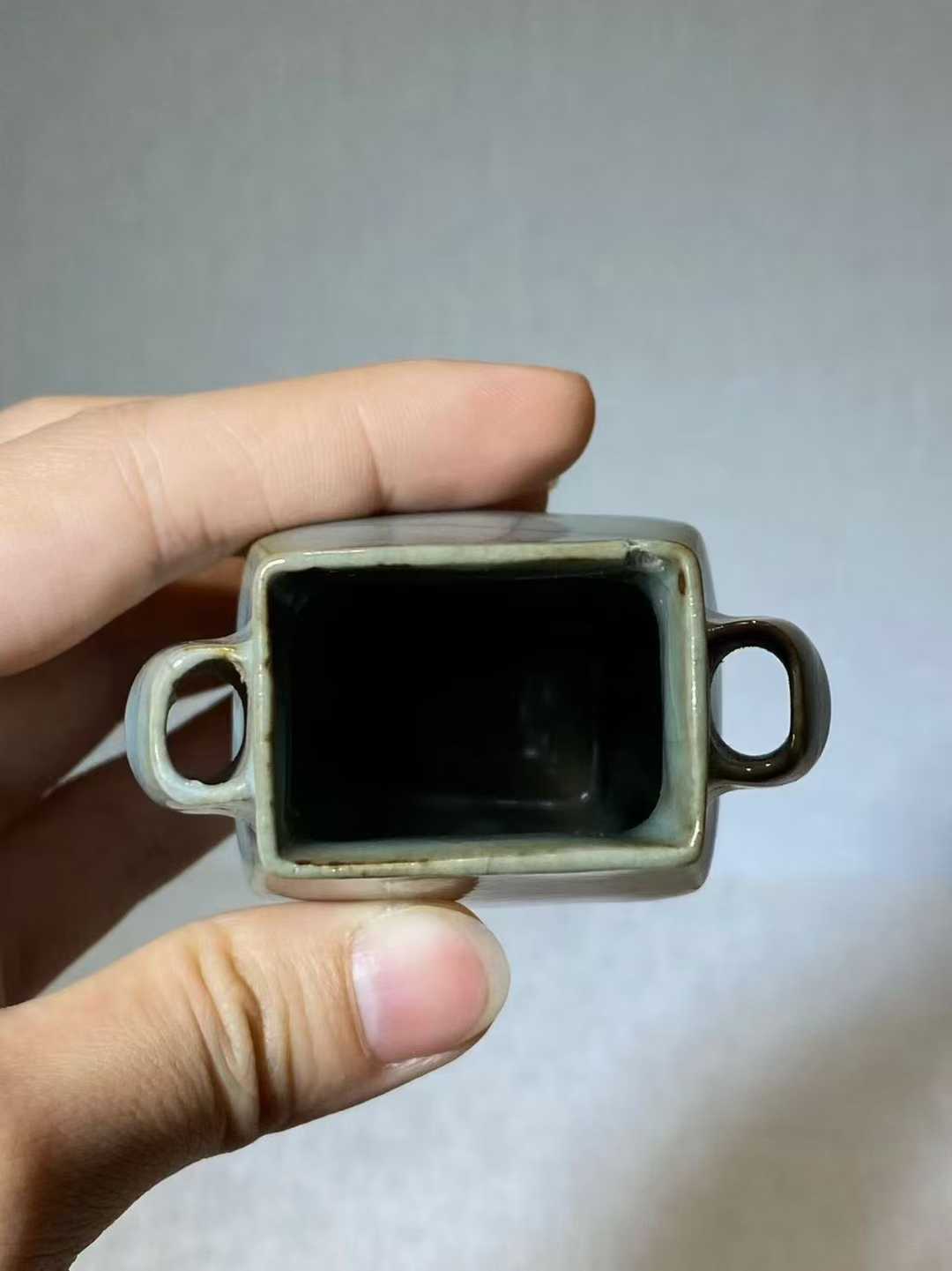 仿官釉小贯耳瓶