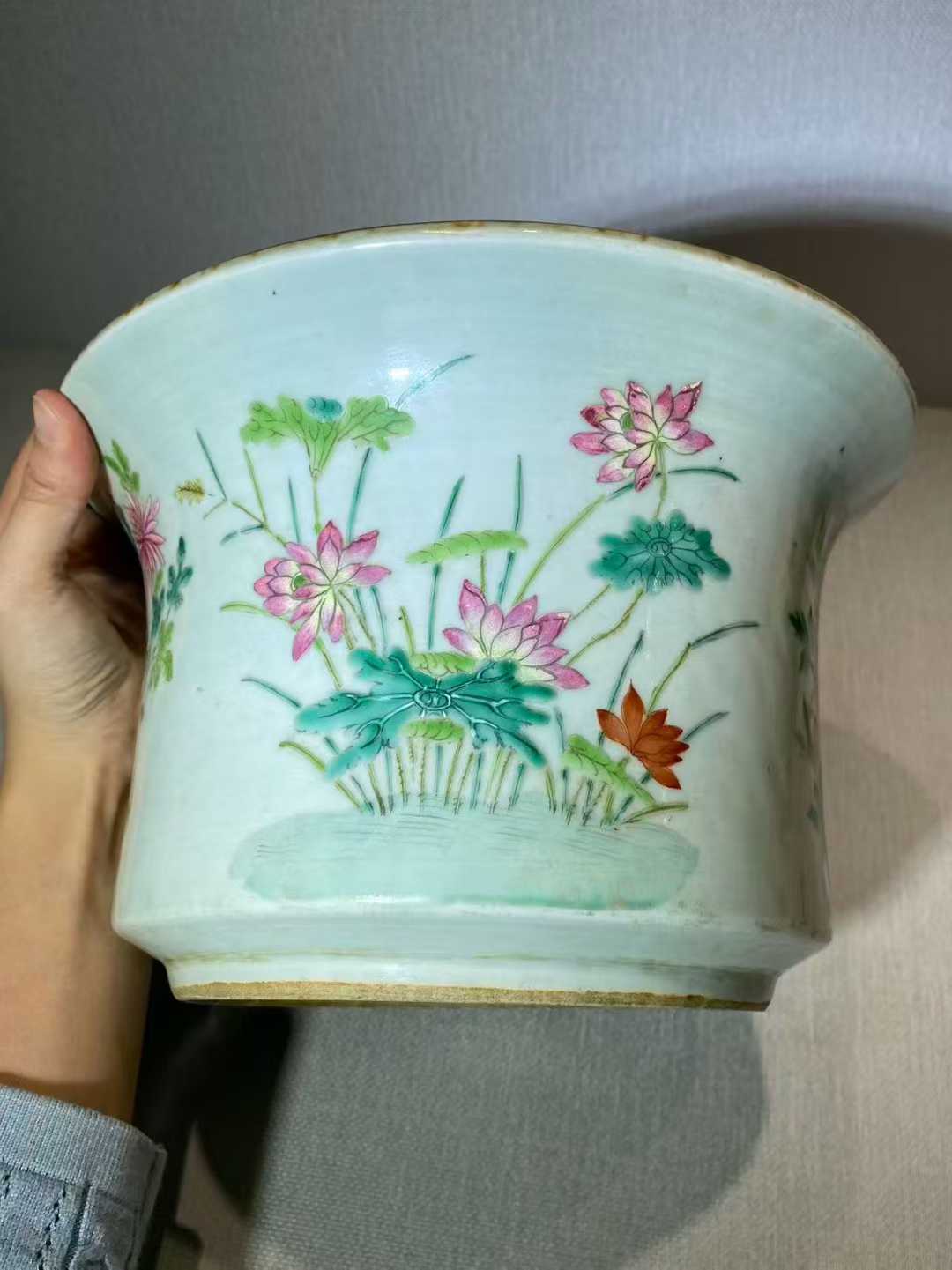 粉彩四季花纹花盆