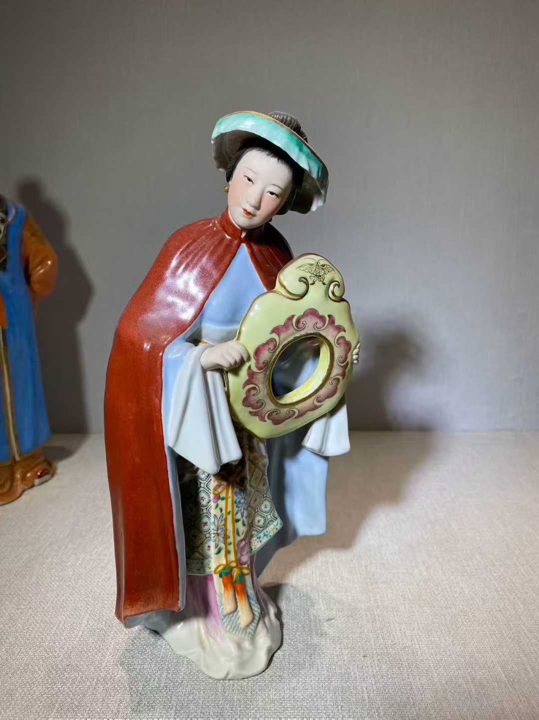粉彩贾宝玉林黛玉公仔一组