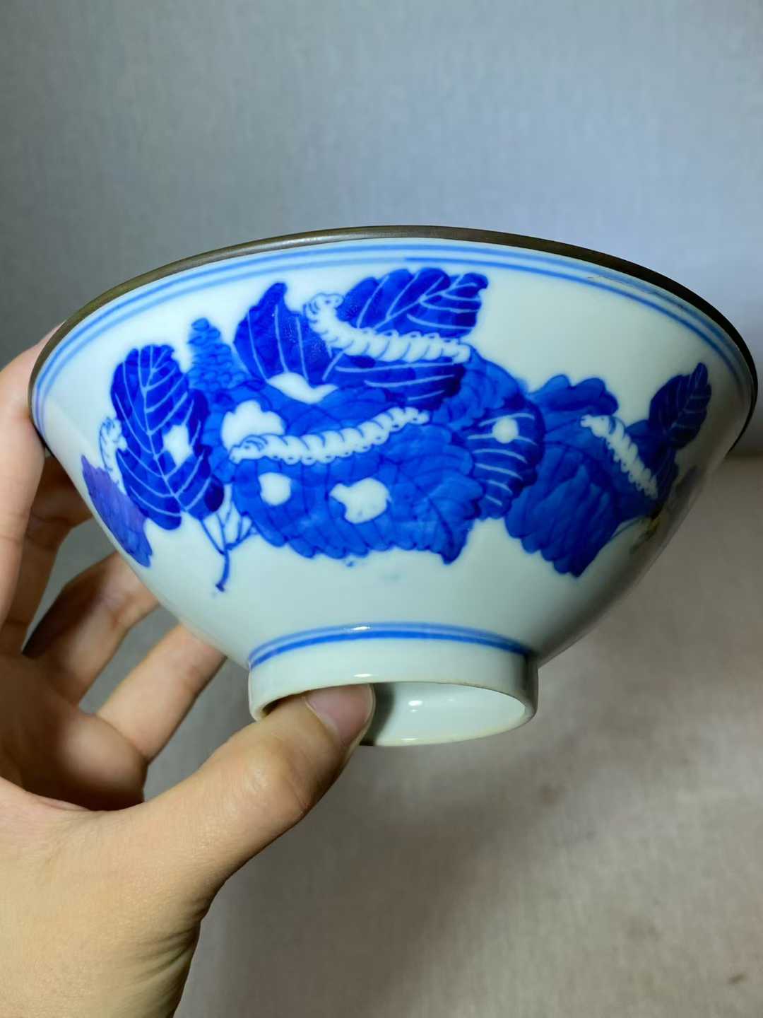 青花蚕食图斗笠碗