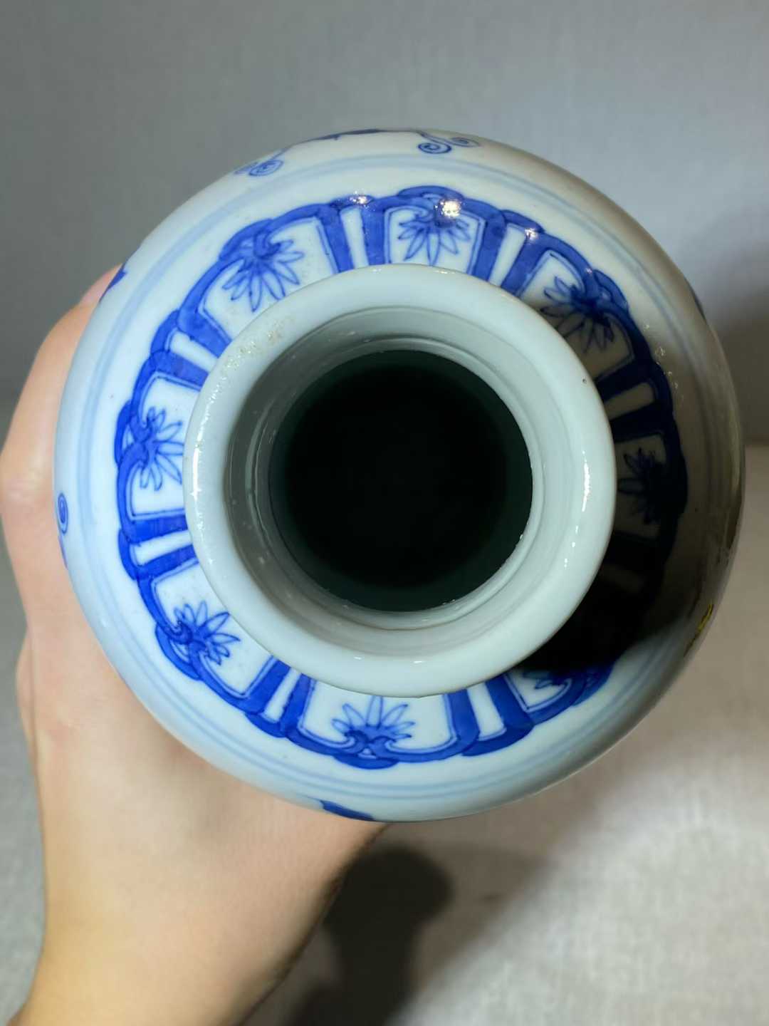 青花三多纹梅瓶