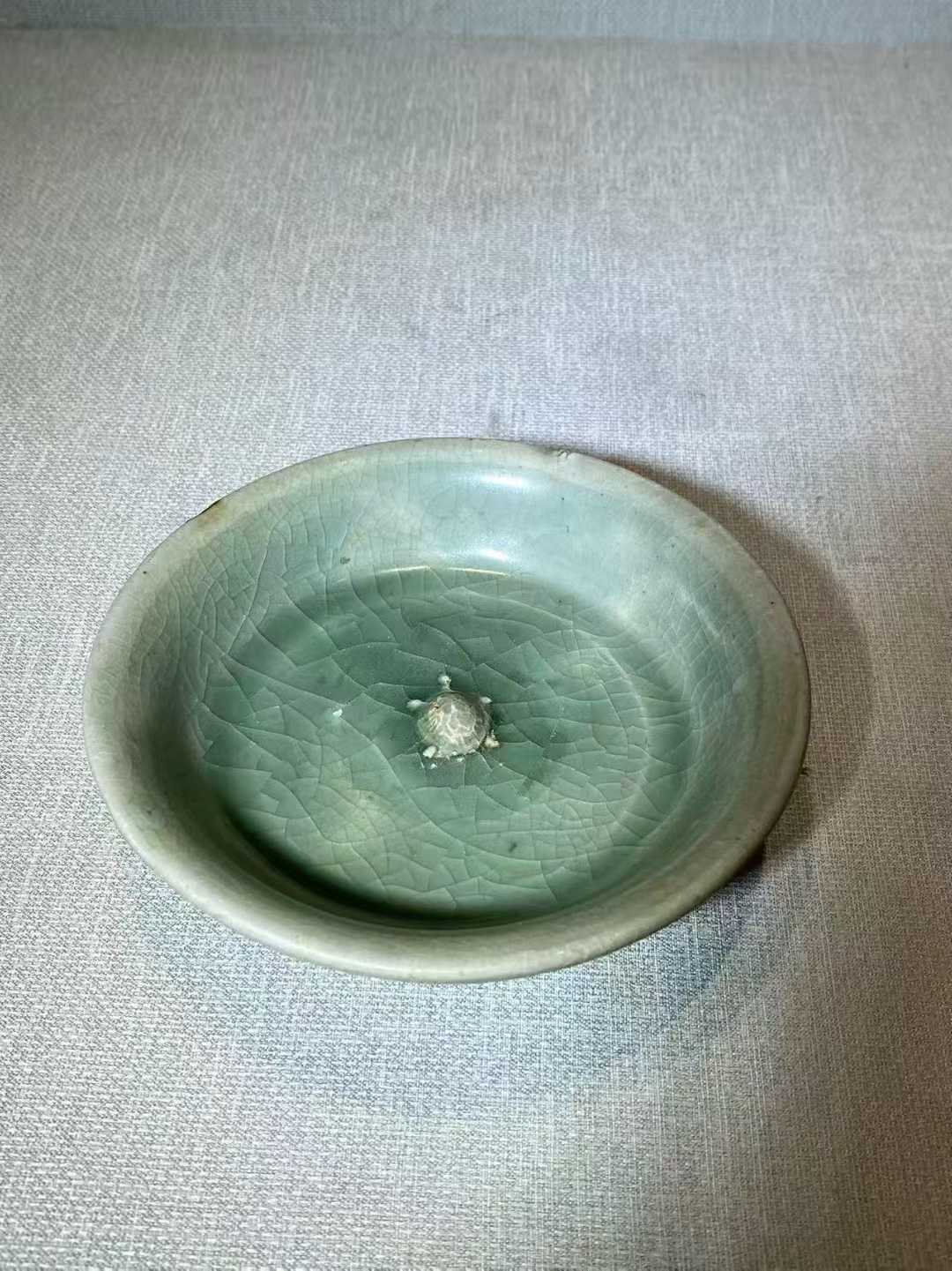 龙泉窑青釉堆塑乌龟笔洗