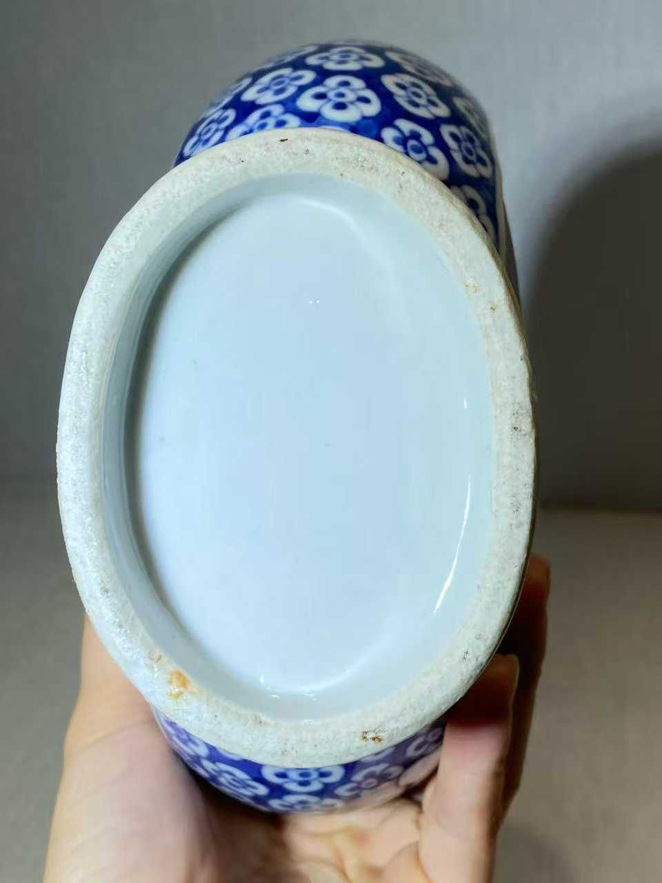 青花山水人物抱月瓶一对