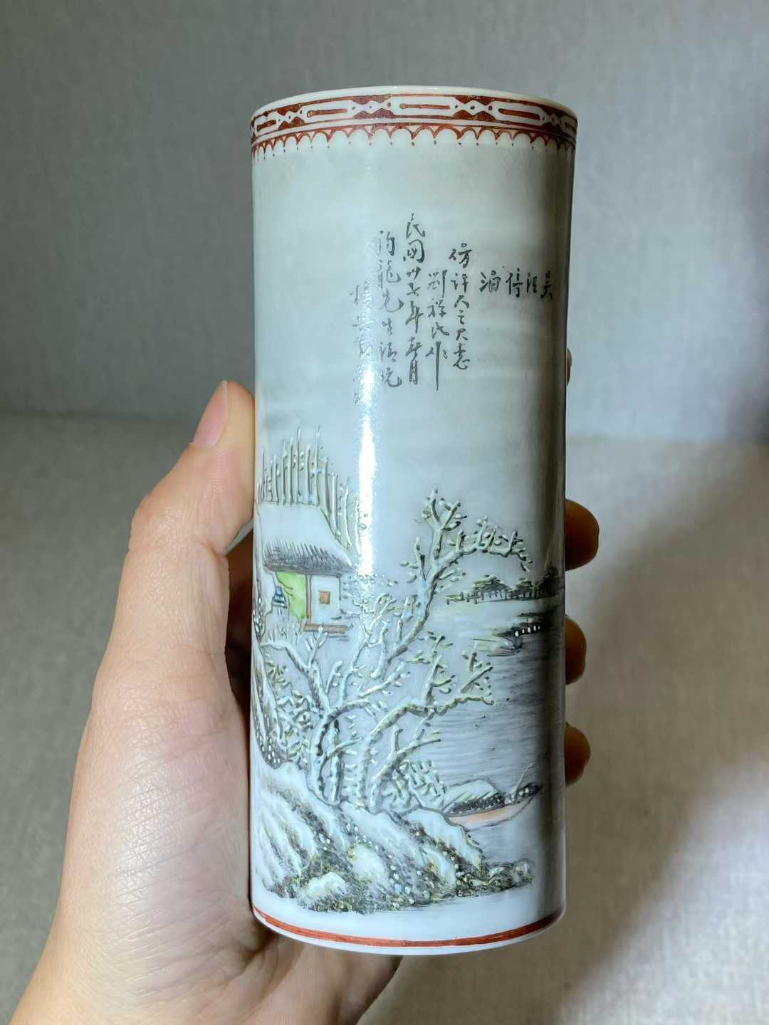粉彩雪景诗文香筒（名家：杨兴勤）