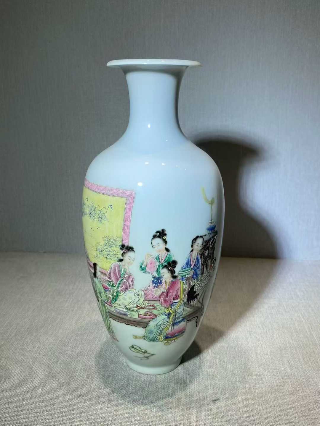 粉彩仕女诗文图撇口瓶  款：大清光绪年制