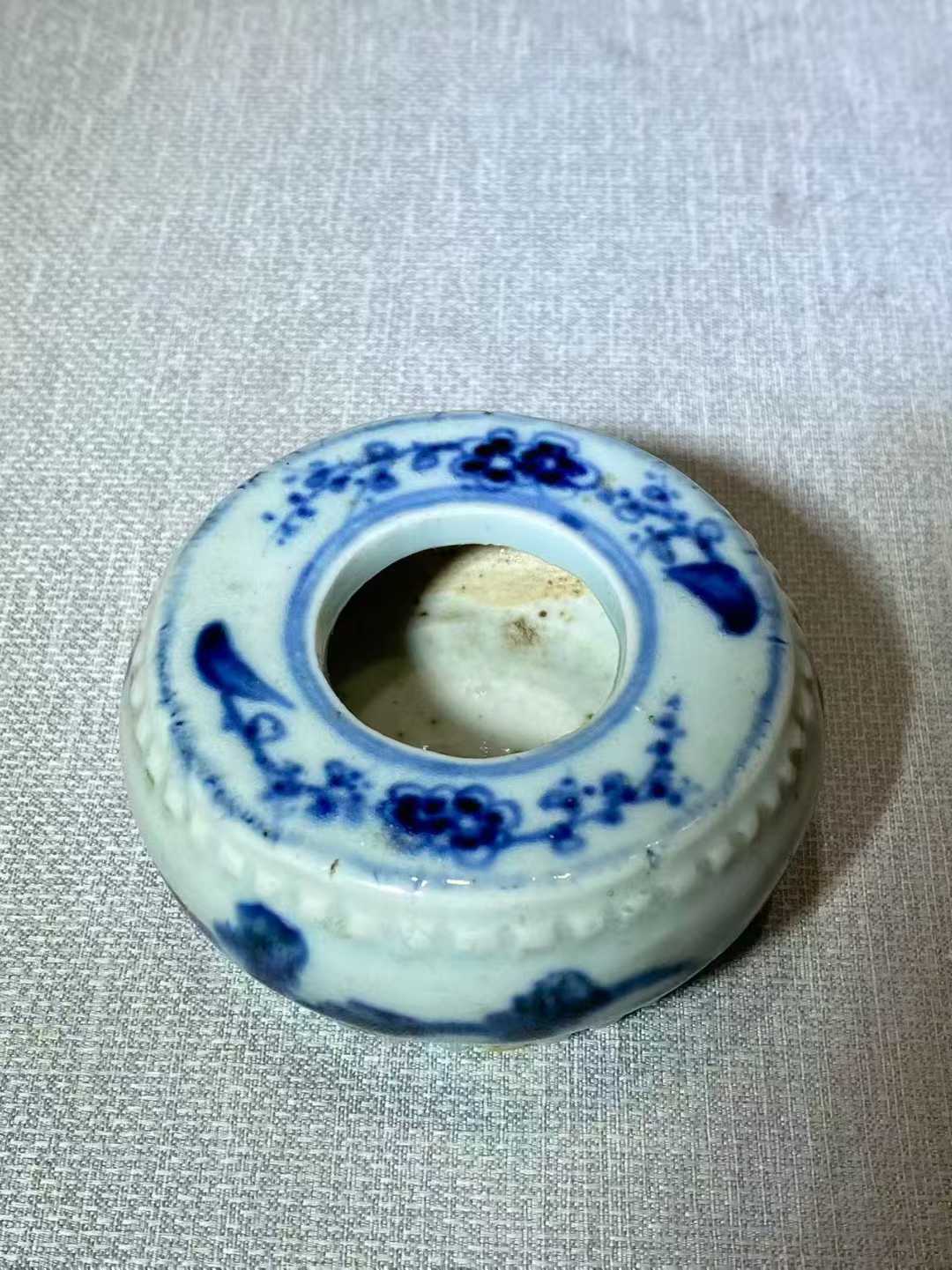 青花梅花鼓形水盂（司南）