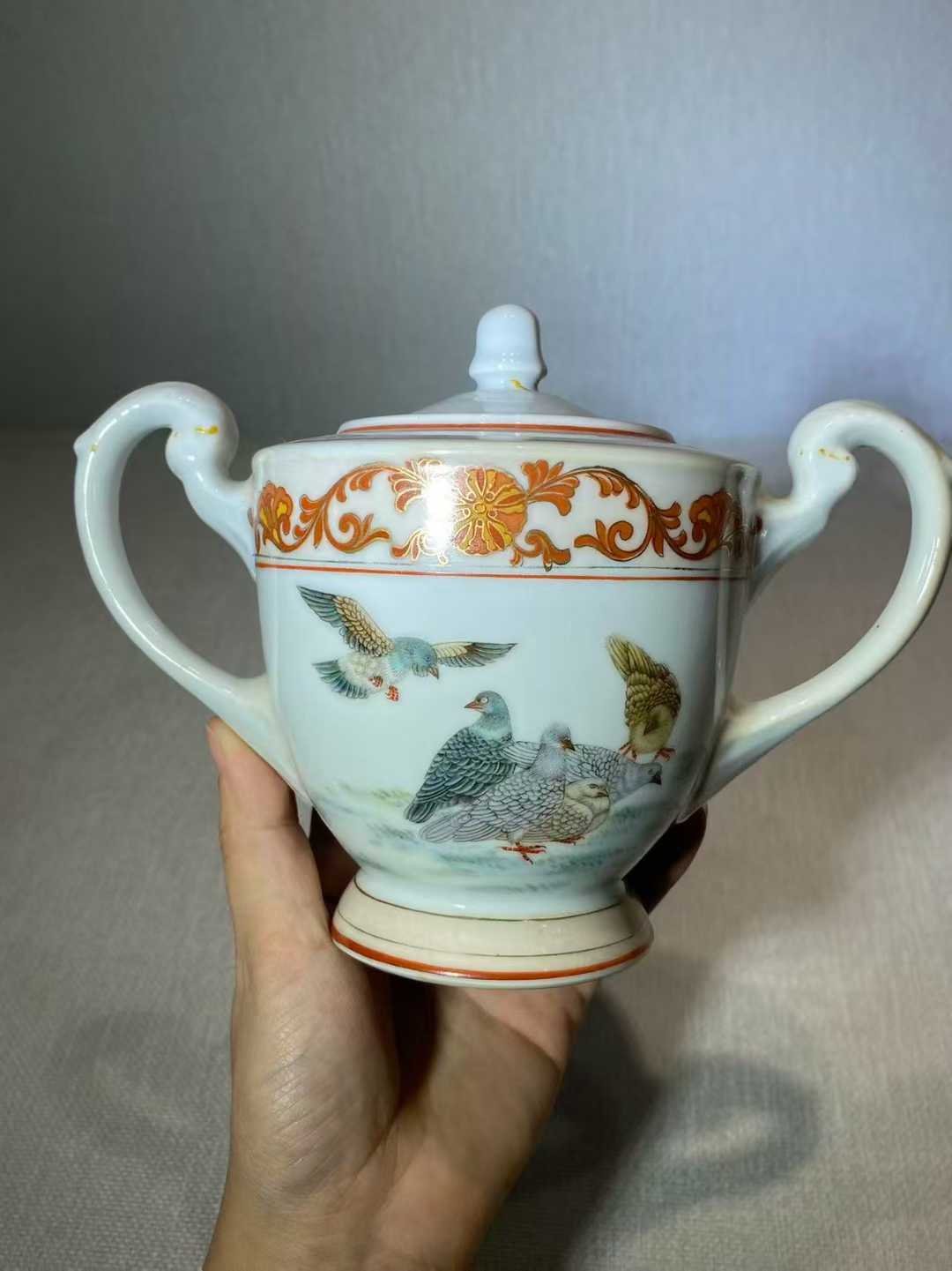 粉彩和平鸽奖杯壶