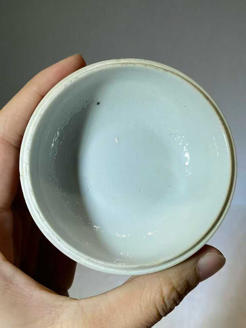 豇豆红釉印盒