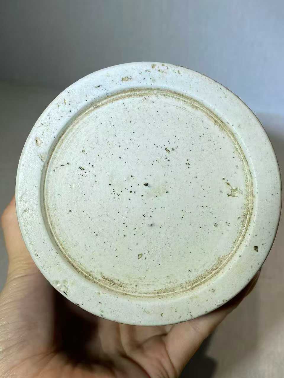 宝石蓝釉梅瓶