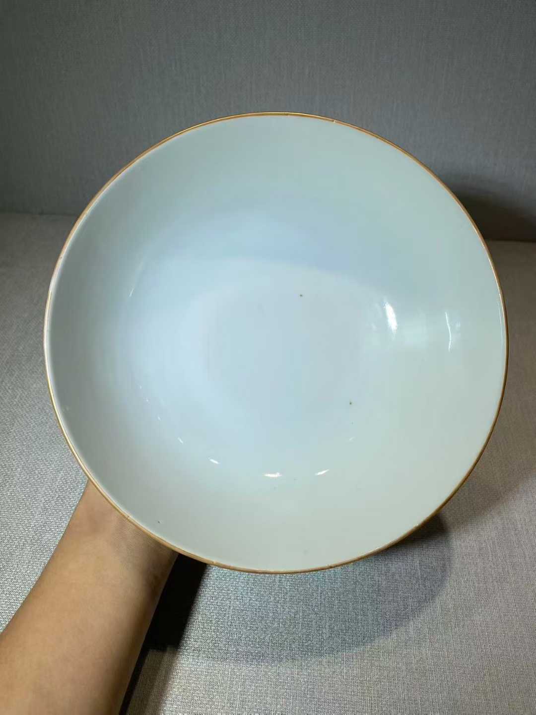 粉彩双龙赶珠大碗 款：大清光绪年制