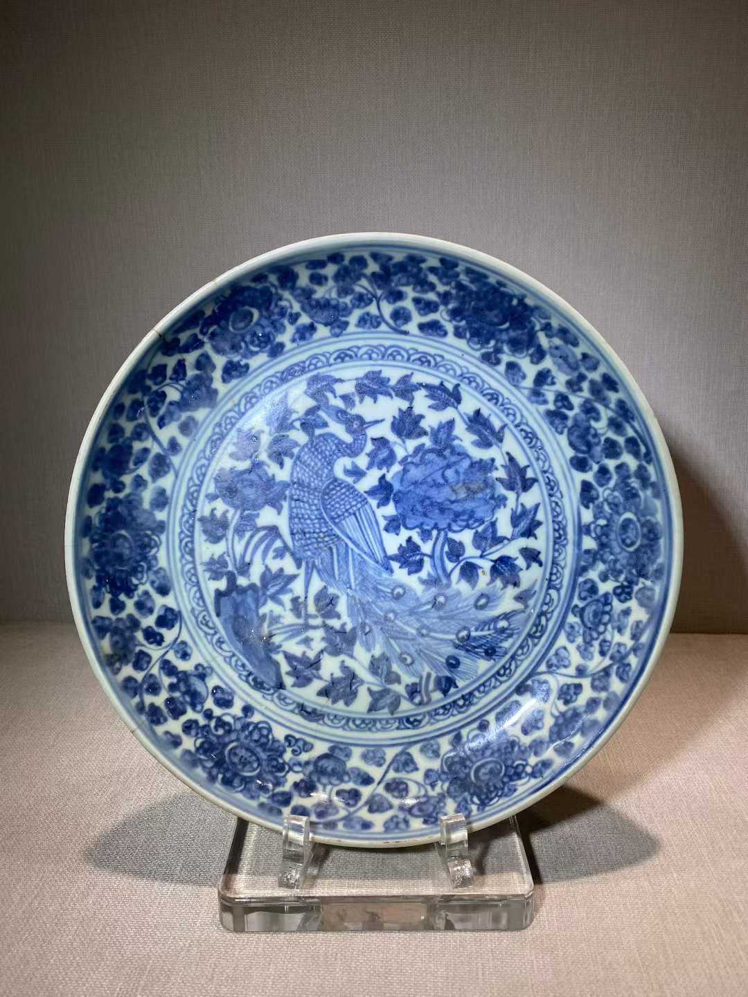 青花孔雀牡丹纹盘