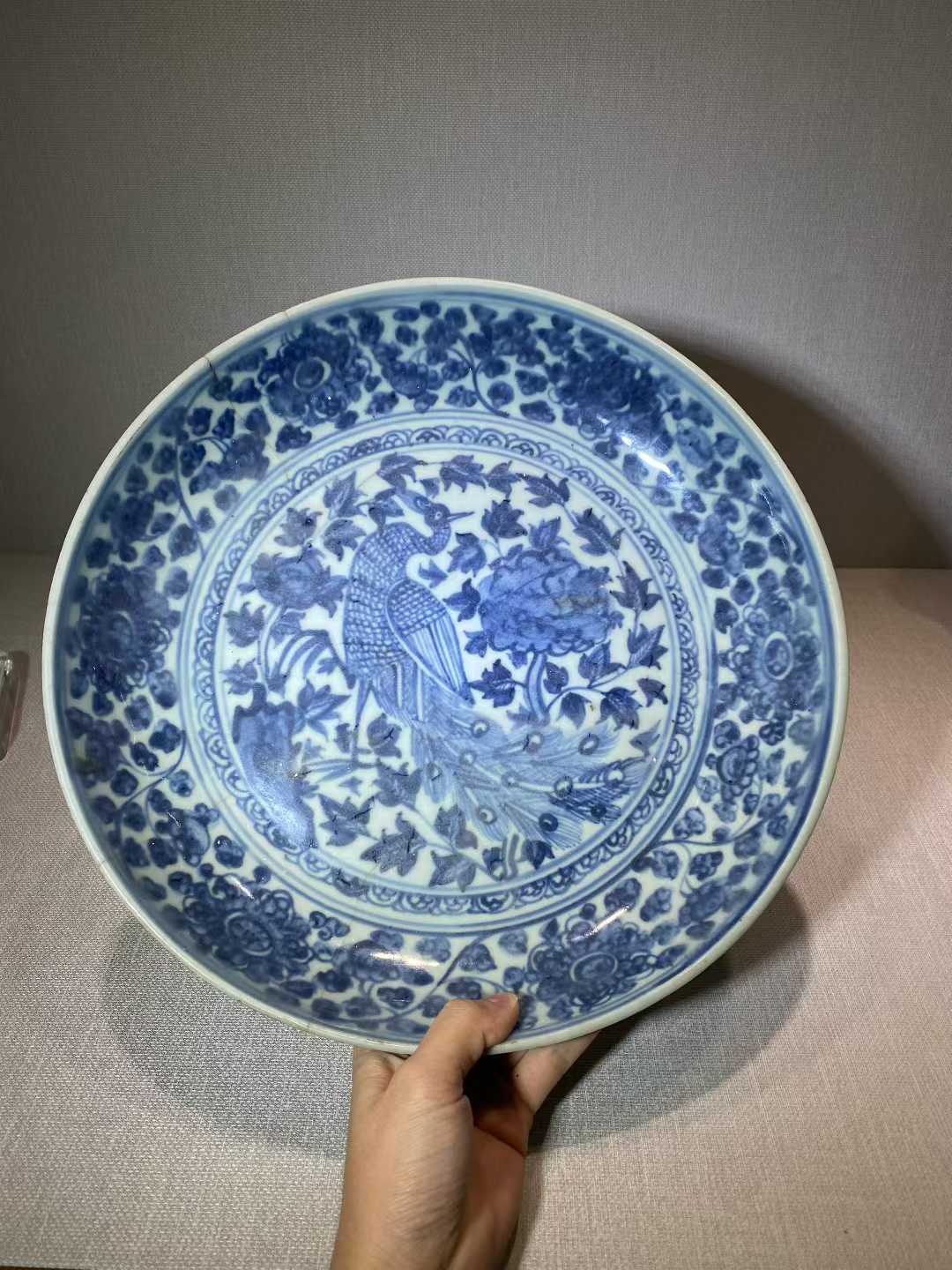 青花孔雀牡丹纹盘