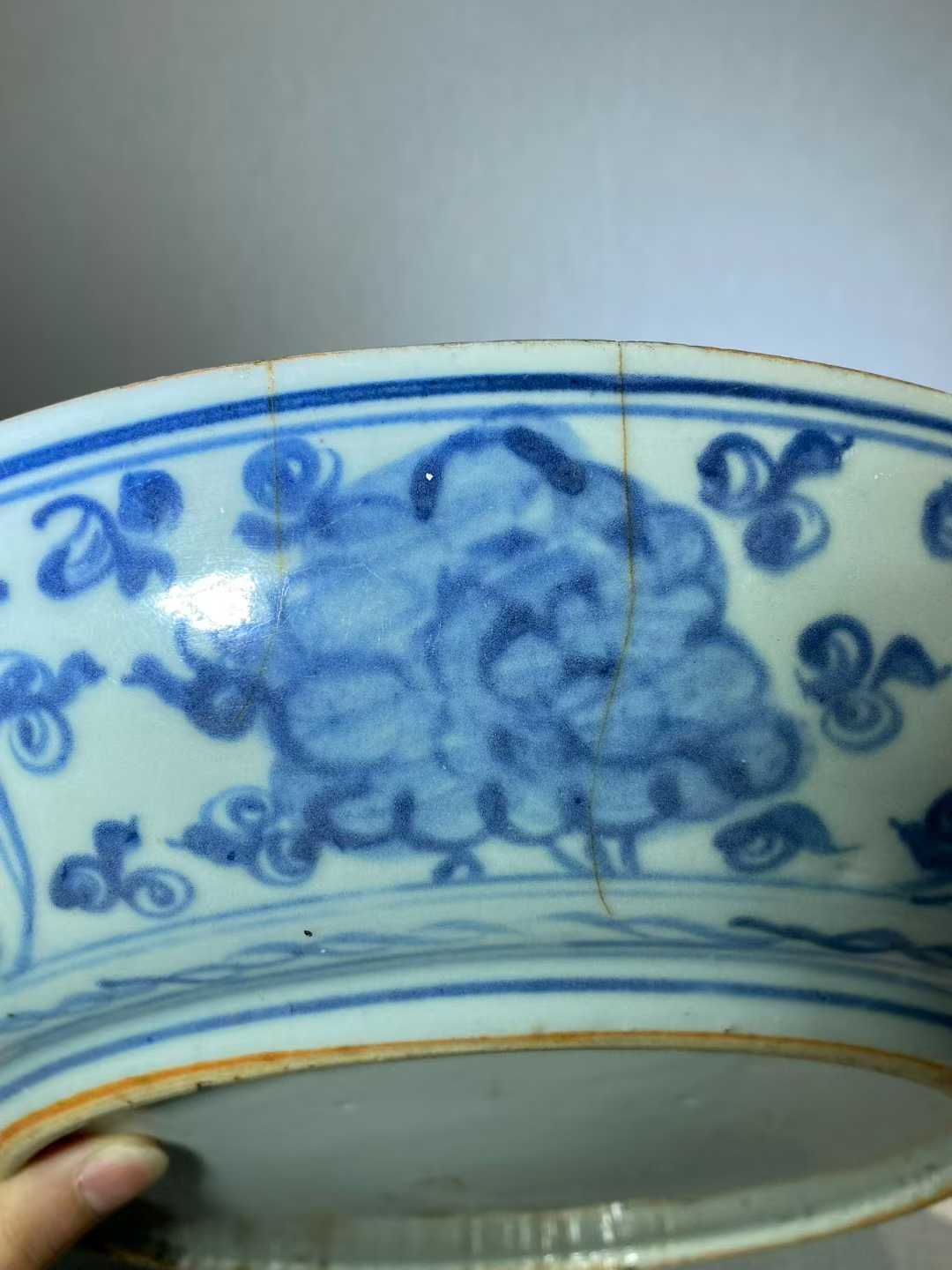 青花孔雀牡丹纹盘