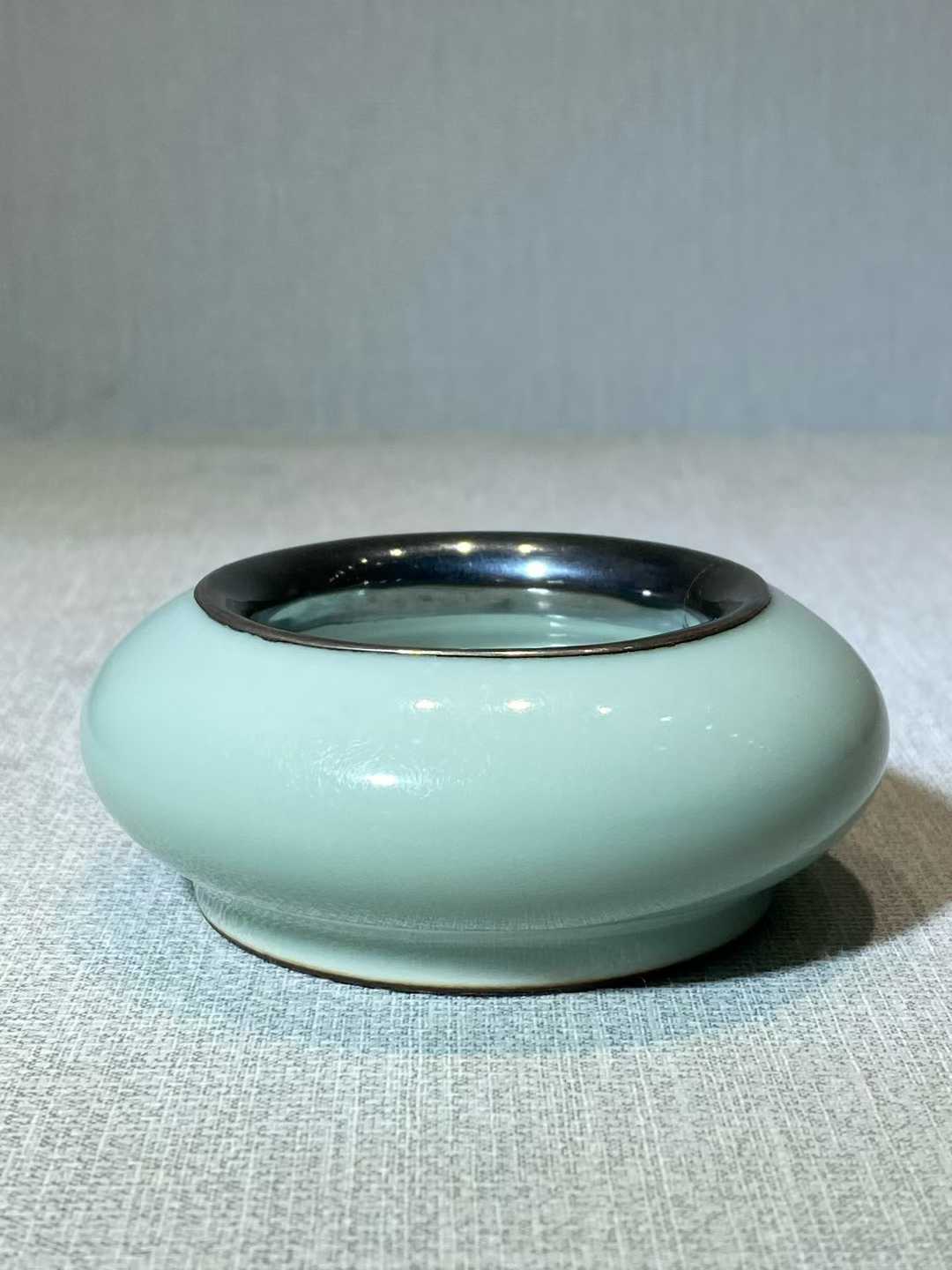 粉青釉水盂