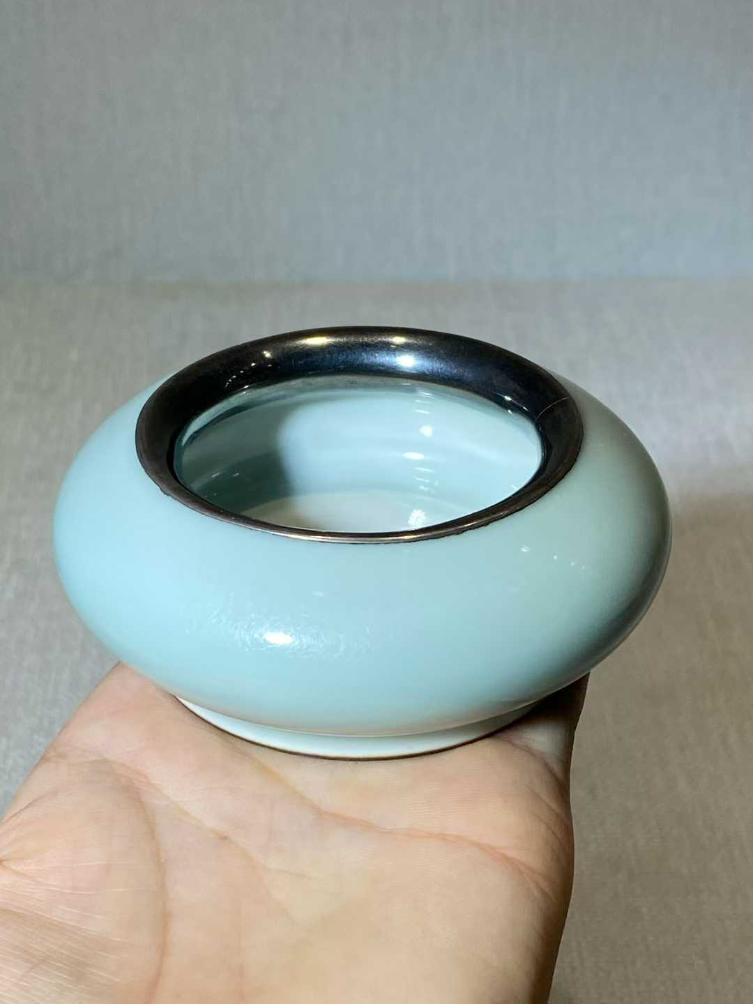 粉青釉水盂