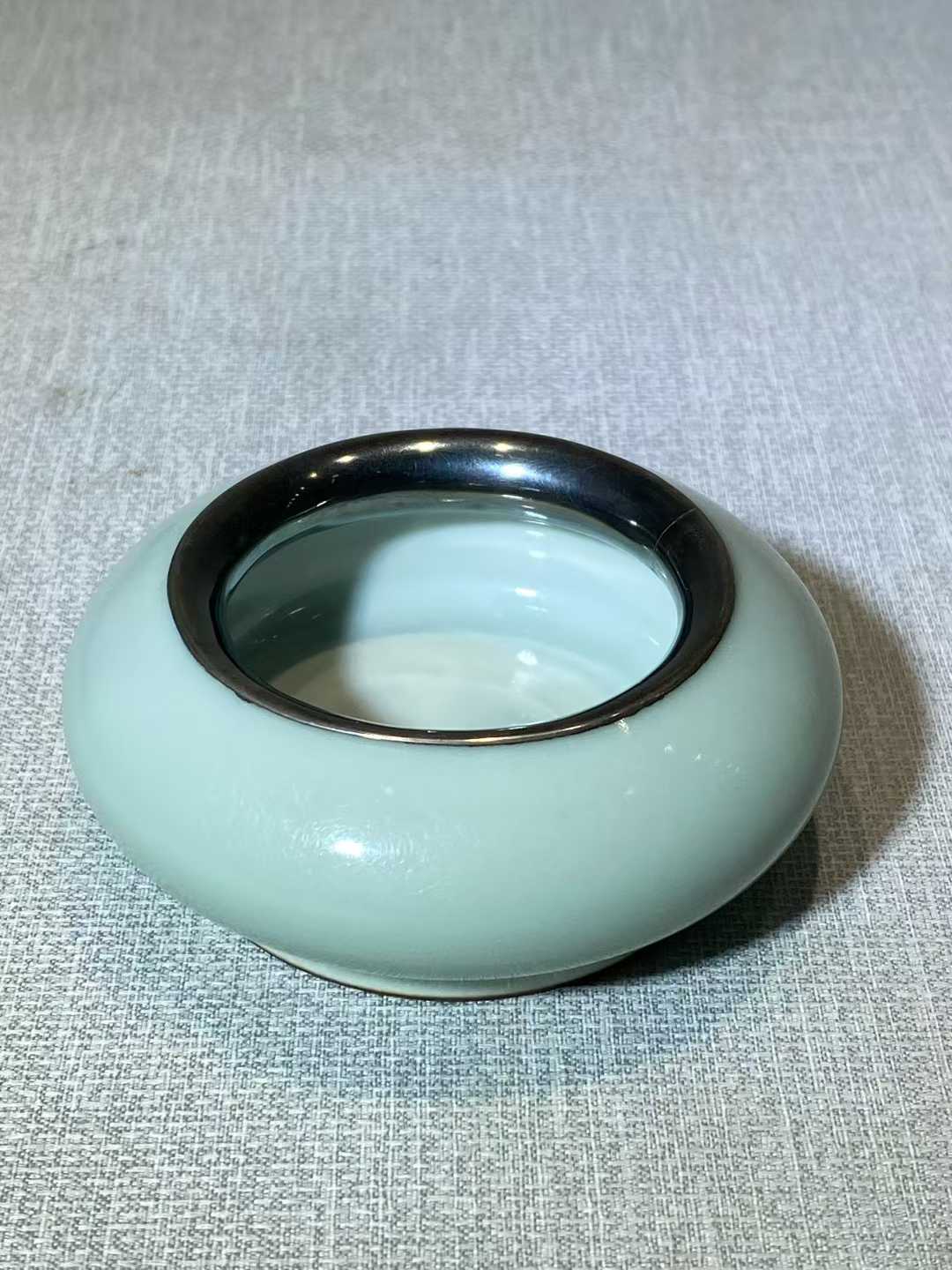 粉青釉水盂