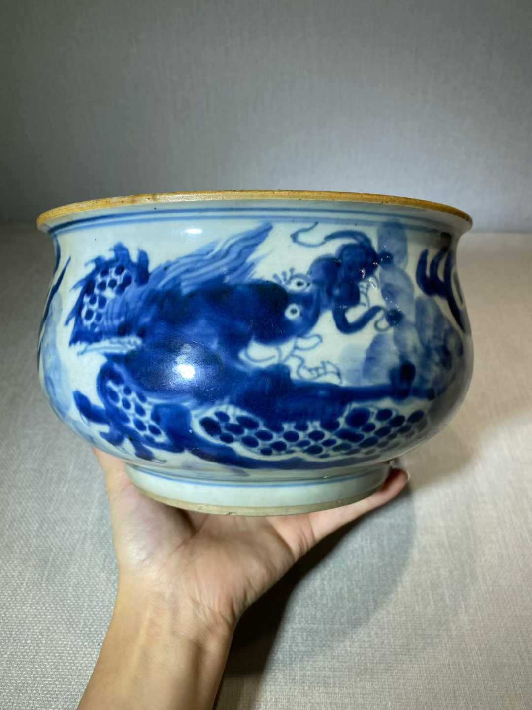 青花鱼龙纹香炉