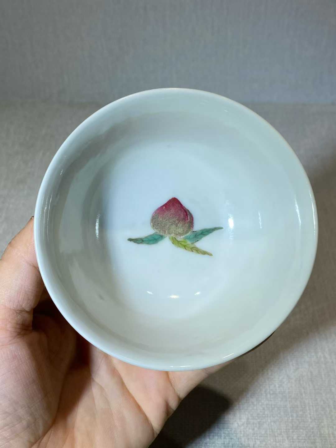 粉彩夔龙纹茶圆