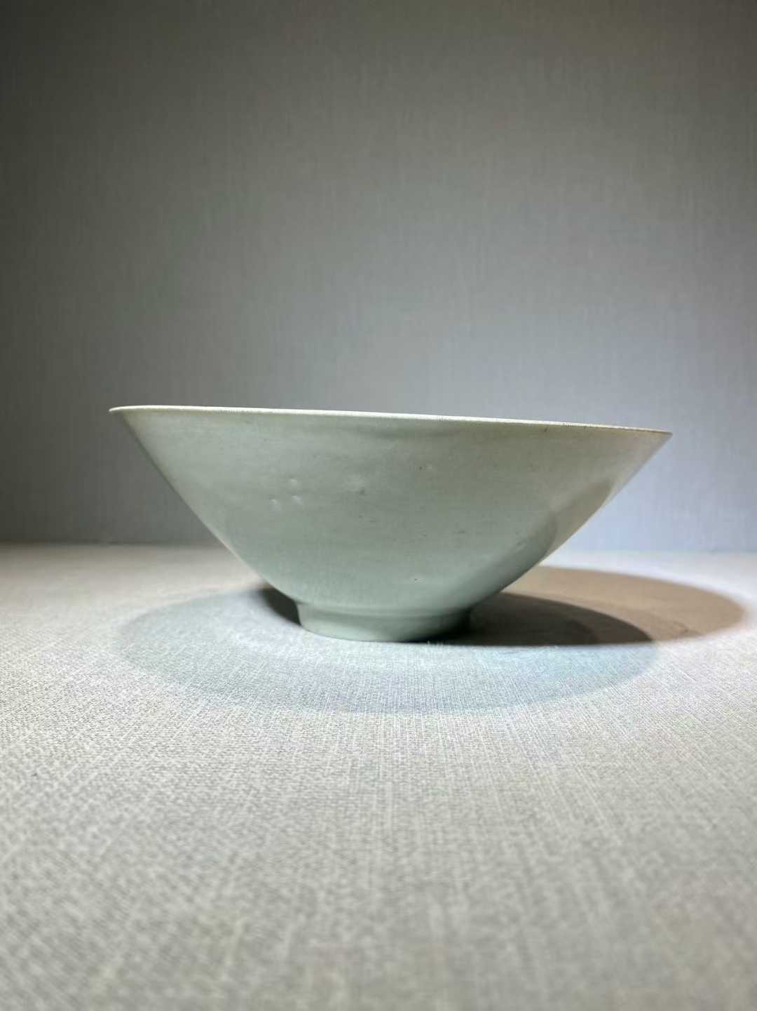 湖田暗花卉斗笠碗