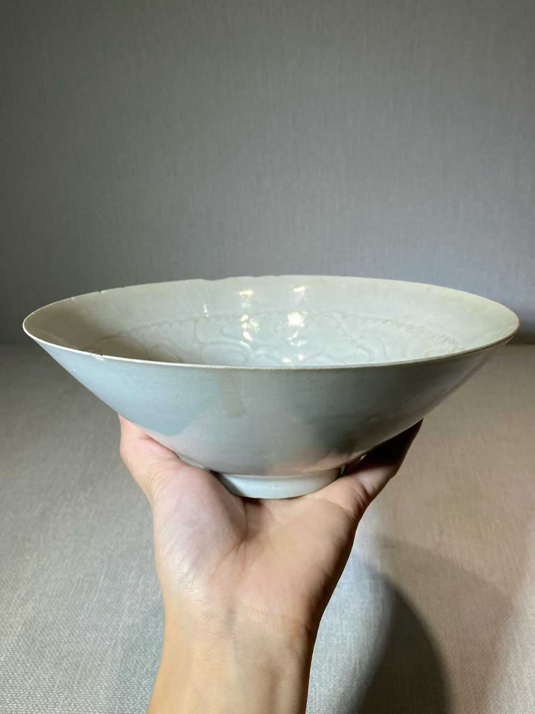 湖田暗花卉斗笠碗