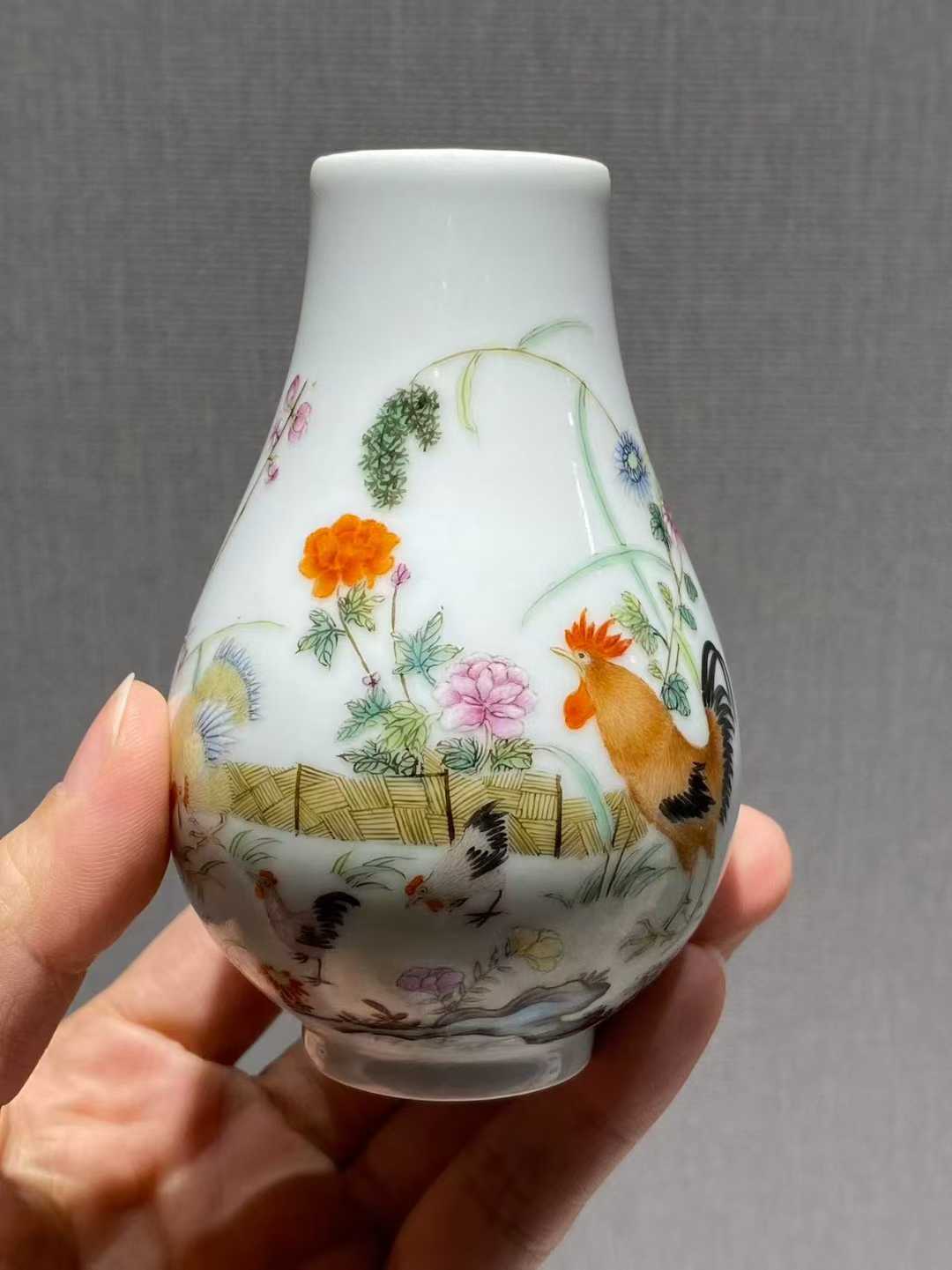 粉彩大吉图小鱼篓尊