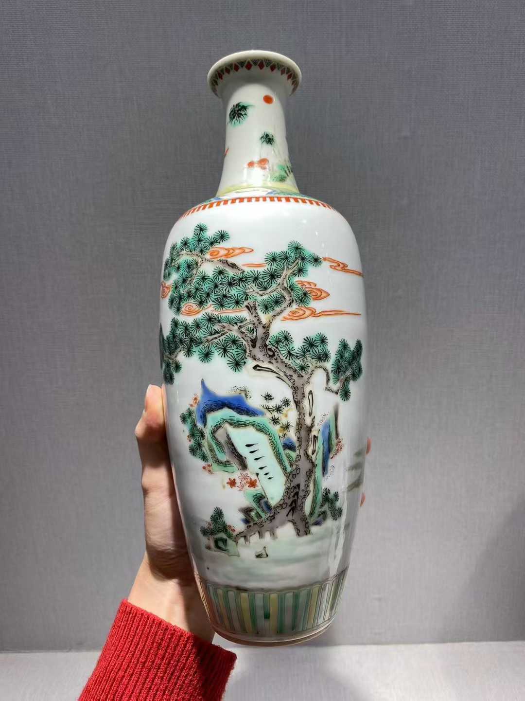 五彩四仙图莱芙瓶