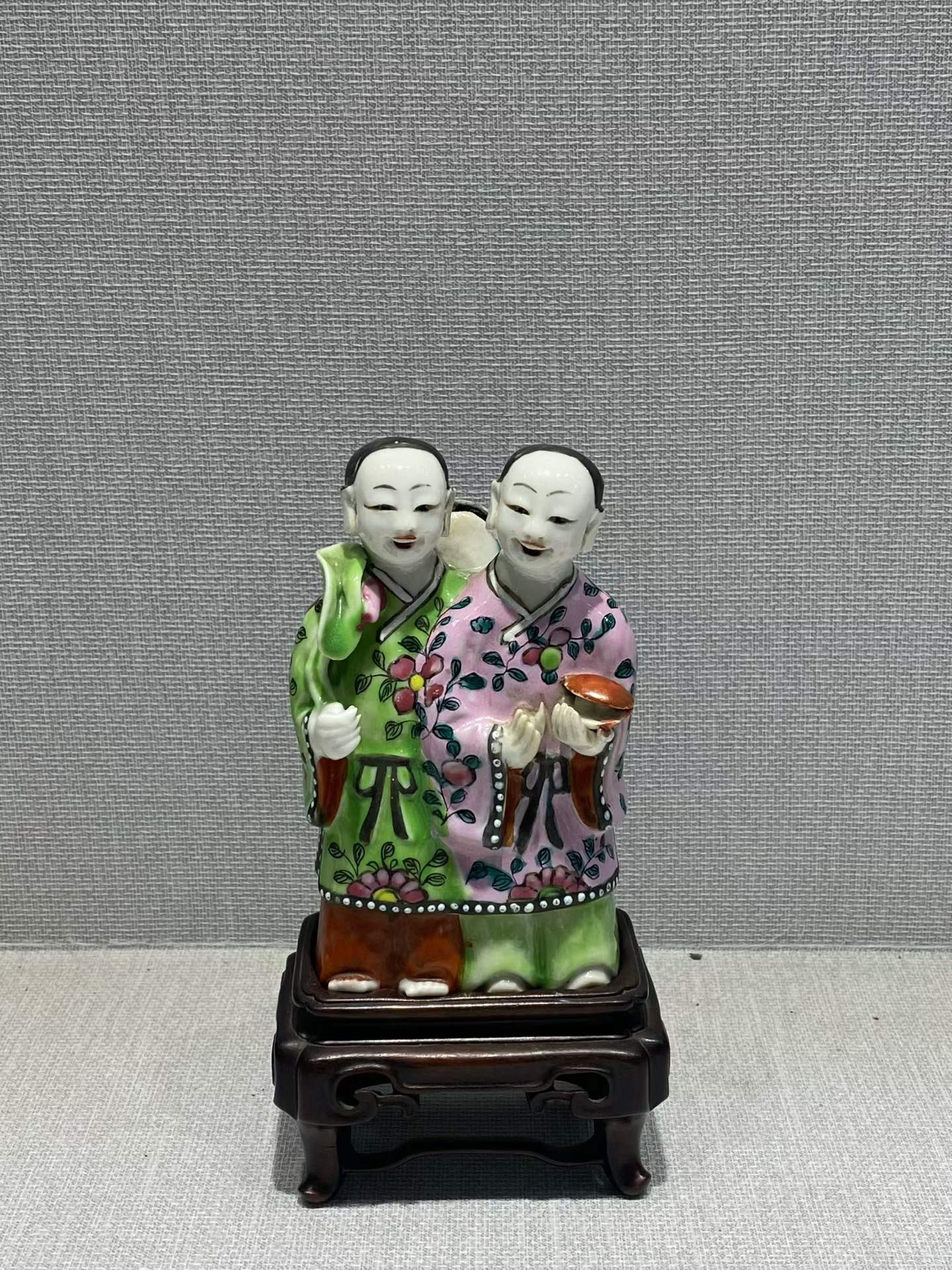 粉彩和合二仙塑像