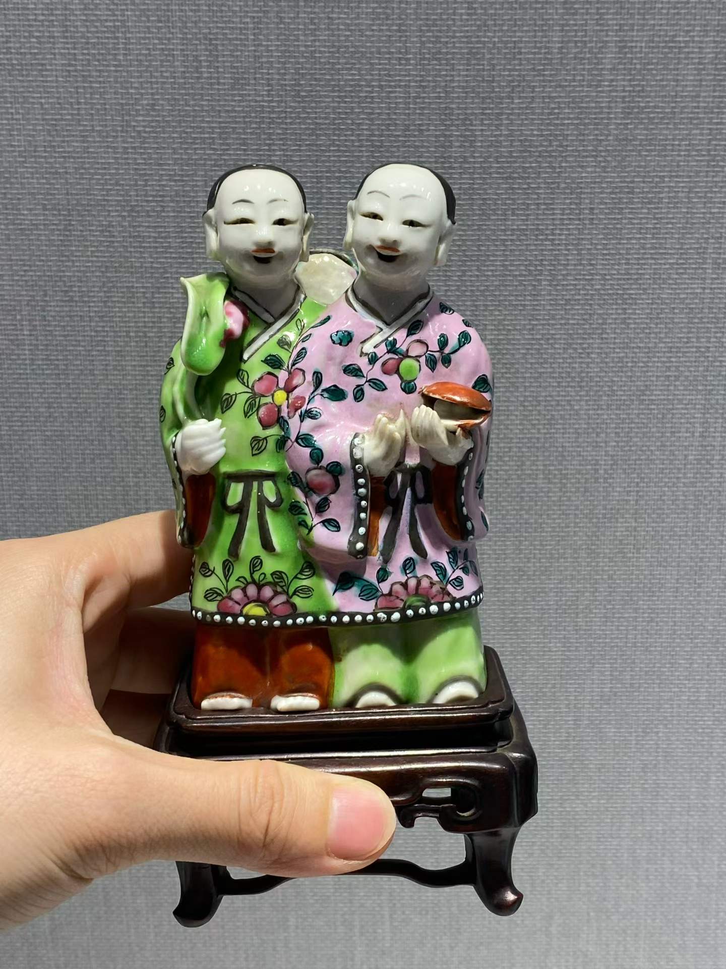 粉彩和合二仙塑像
