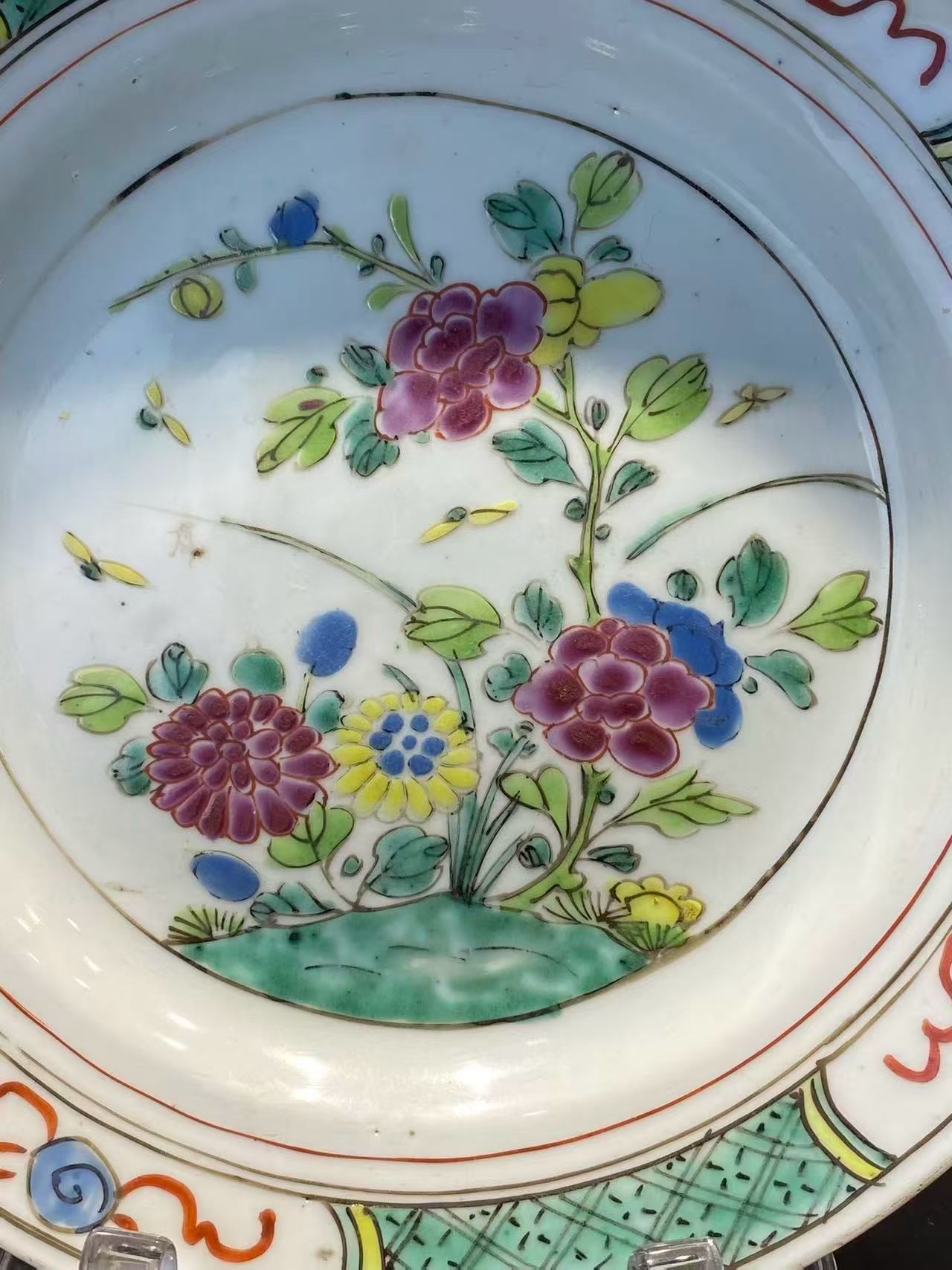 粉彩牡丹纹盘