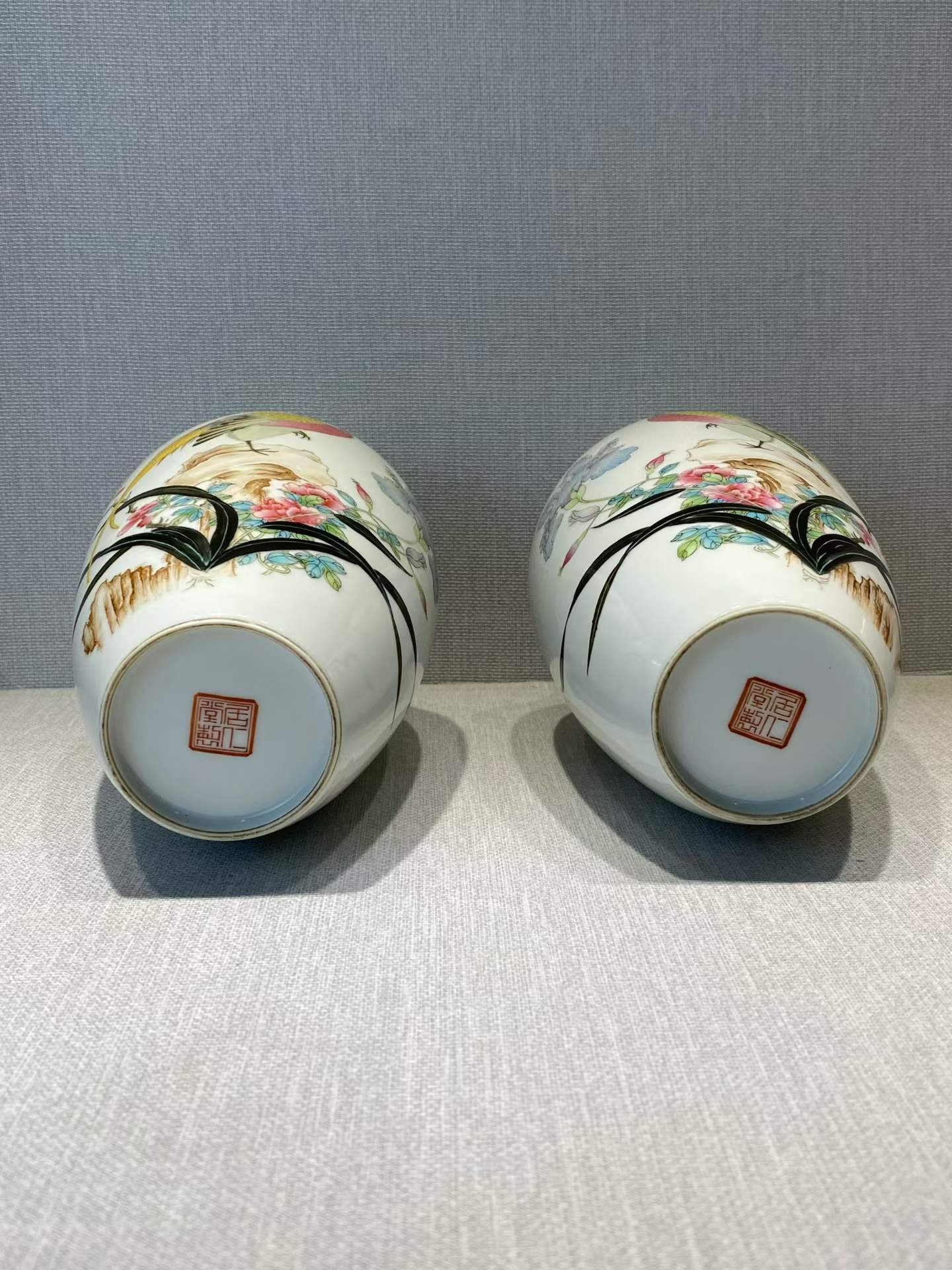 珐琅彩锦鸡芙蓉图瓶 一对