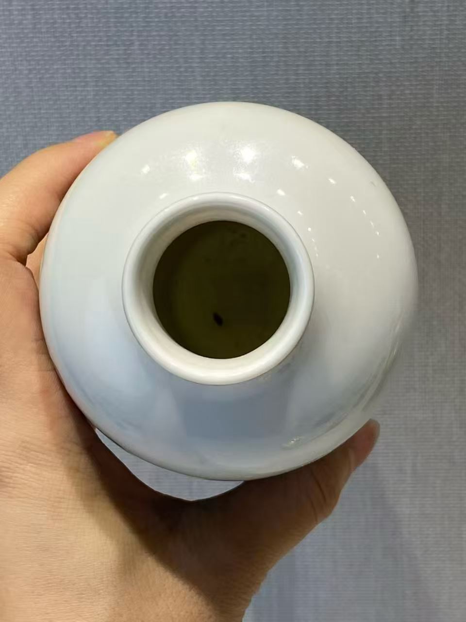 珐琅彩山水人物图瓶